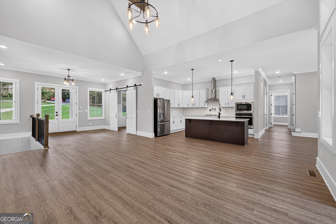 6052 Oak Hill Drive Property Photo 8