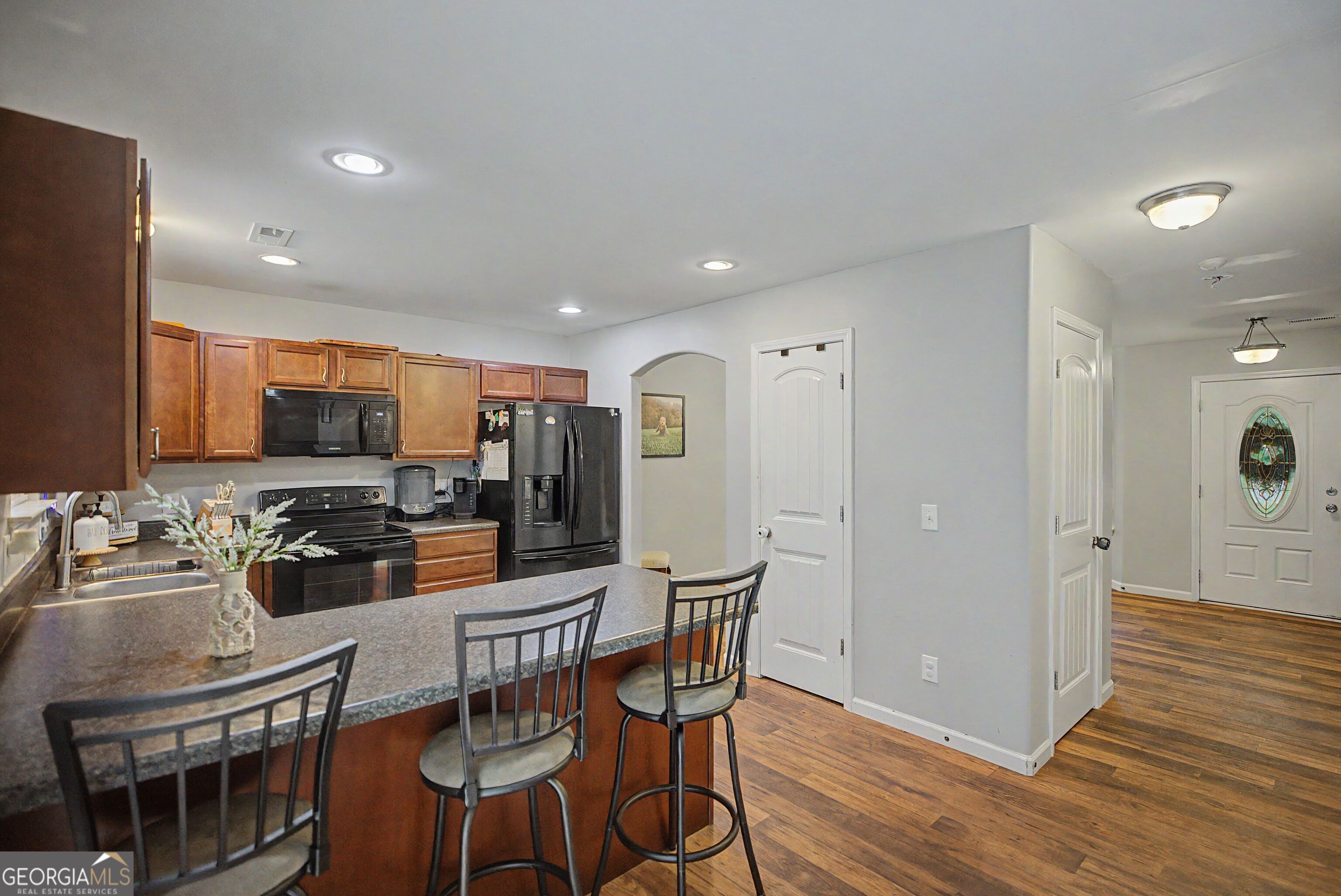 702 Club Drive Property Photo 10