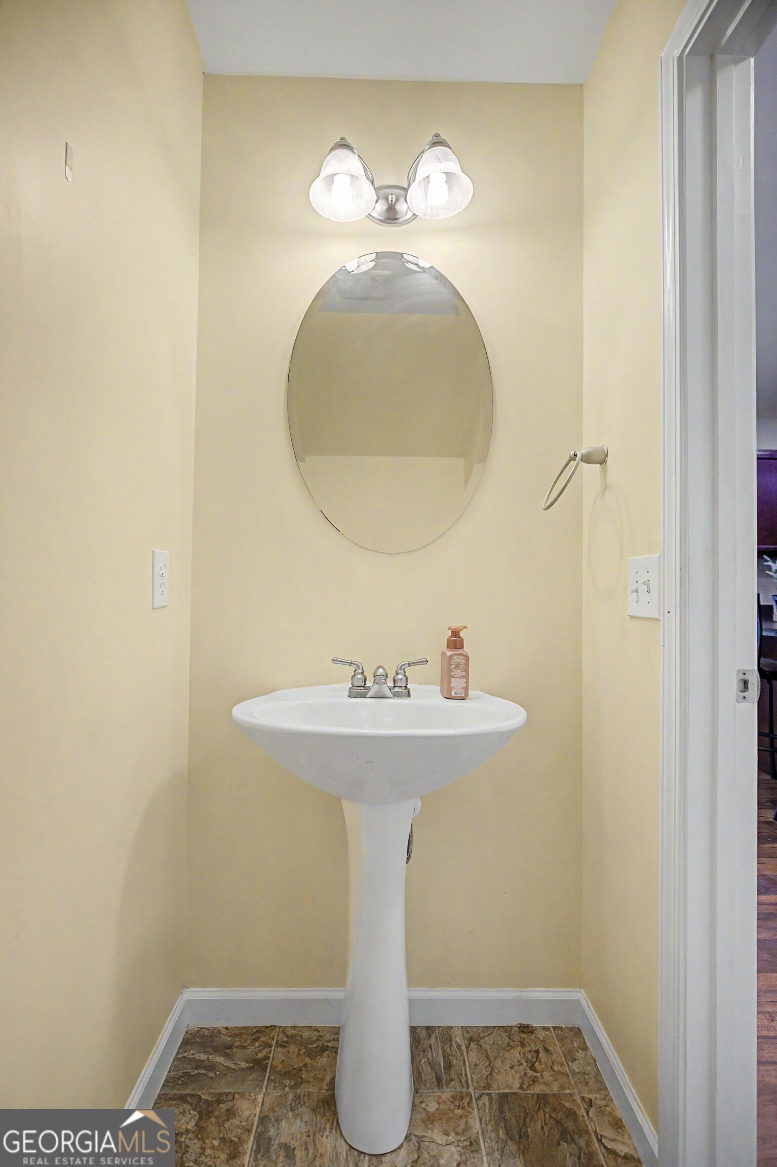 702 Club Drive Property Photo 18