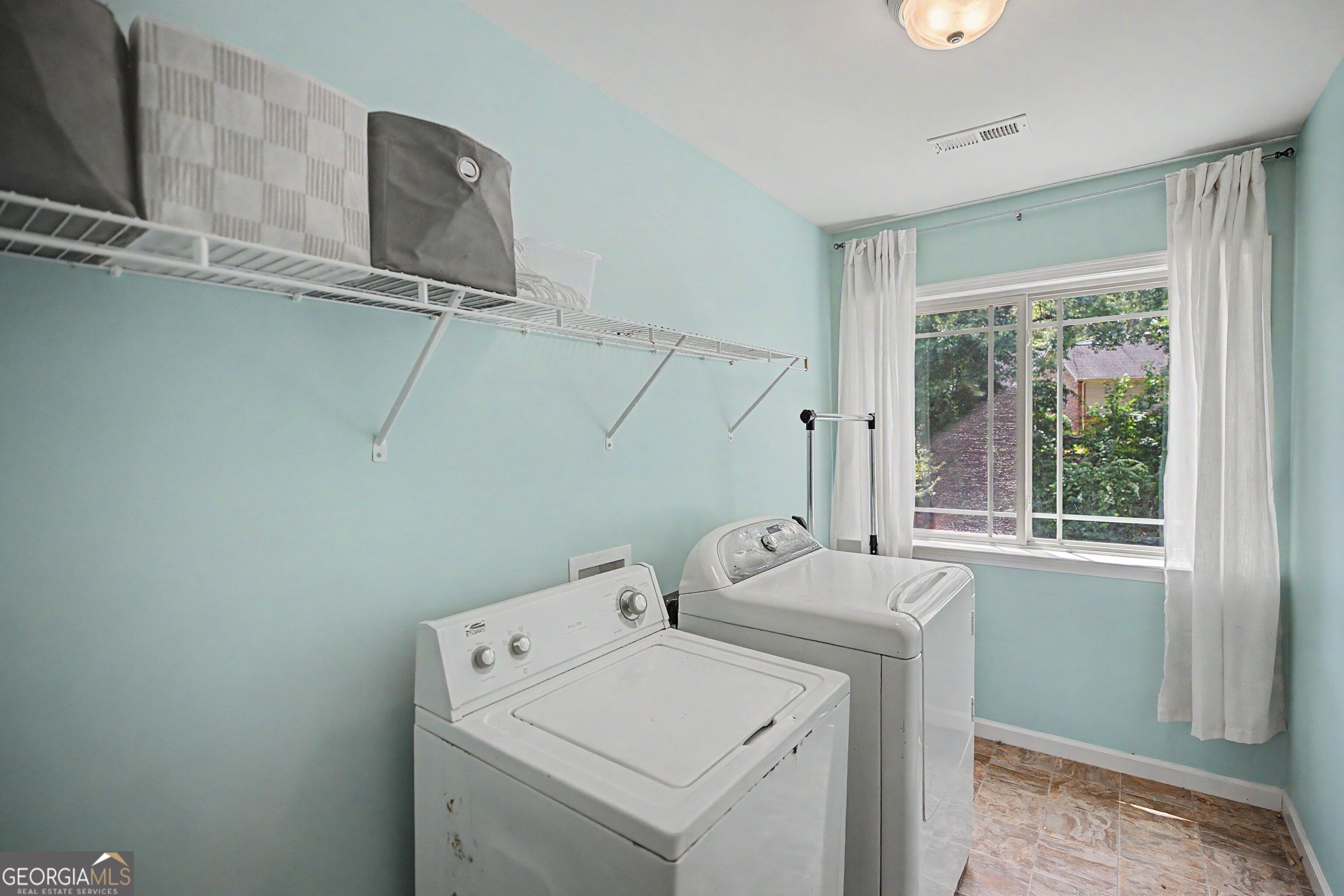 702 Club Drive Property Photo 20