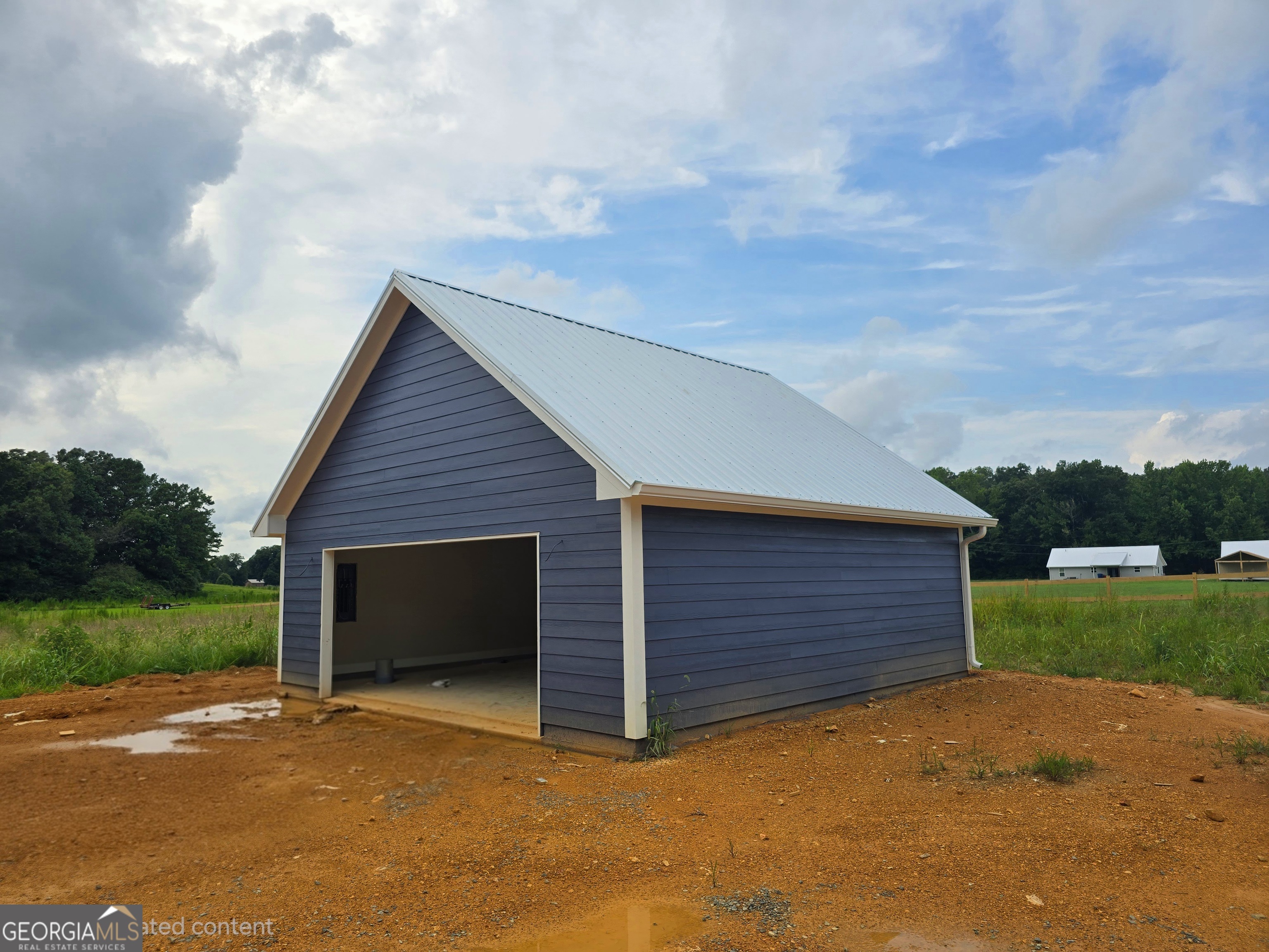 3300 Collard Valley Road Property Photo 4