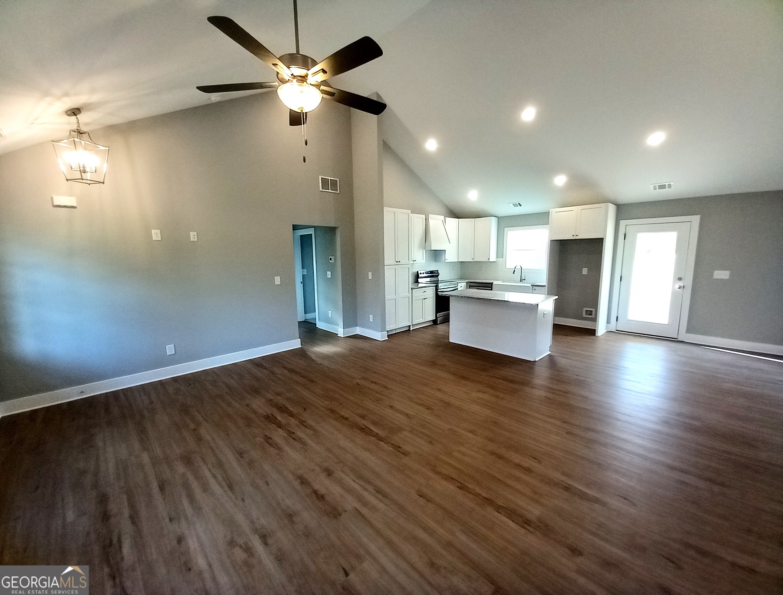 3300 Collard Valley Road Property Photo 6