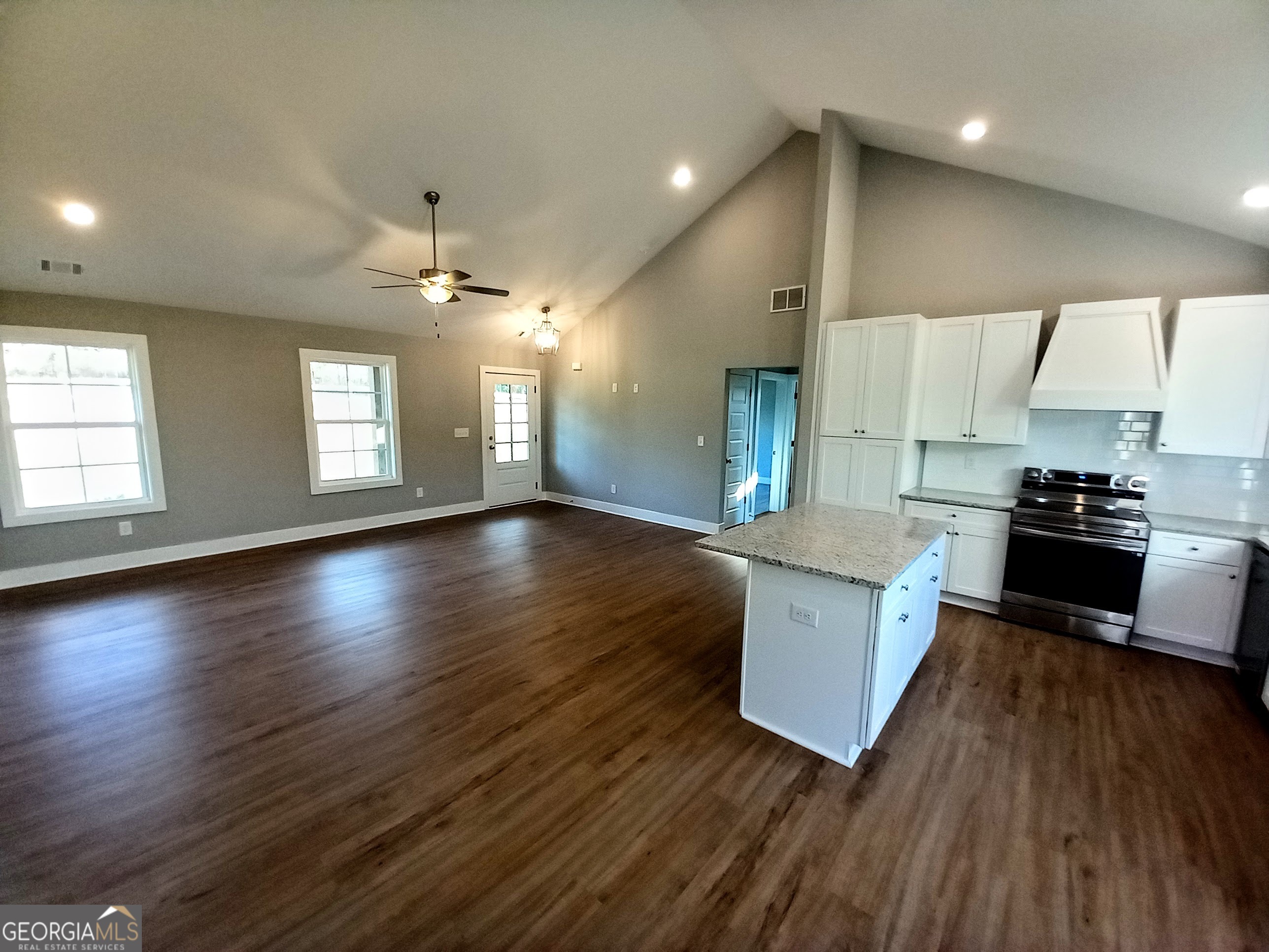 3300 Collard Valley Road Property Photo 9