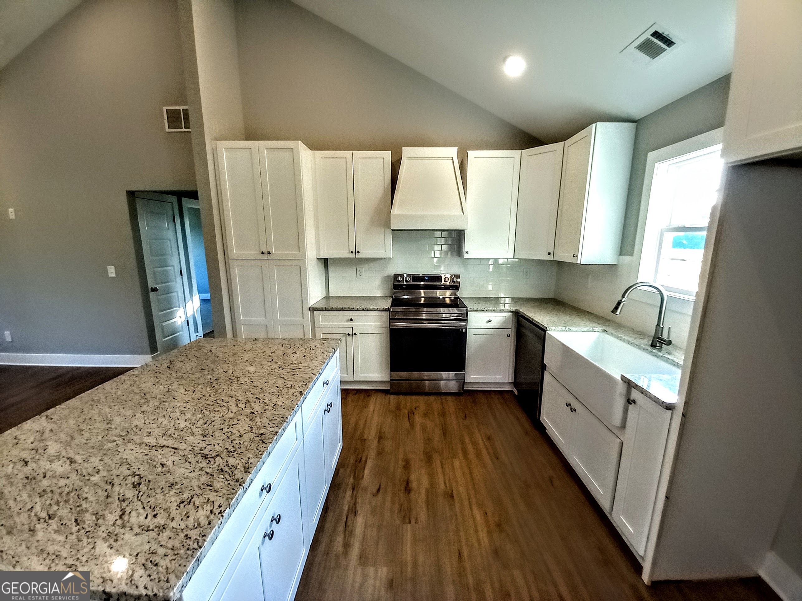 3300 Collard Valley Road Property Photo 11