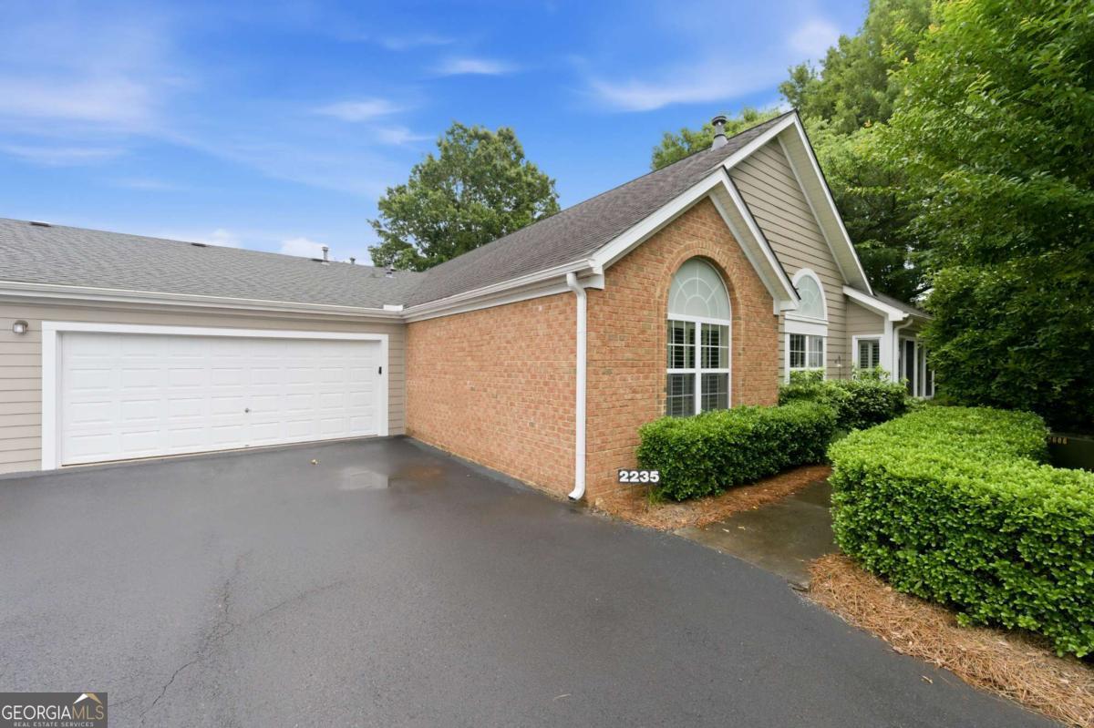 2235 Orchard Place Property Photo 1