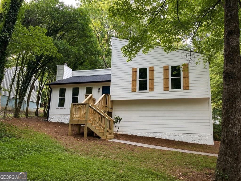 605 Dover Street Ne Property Photo 1