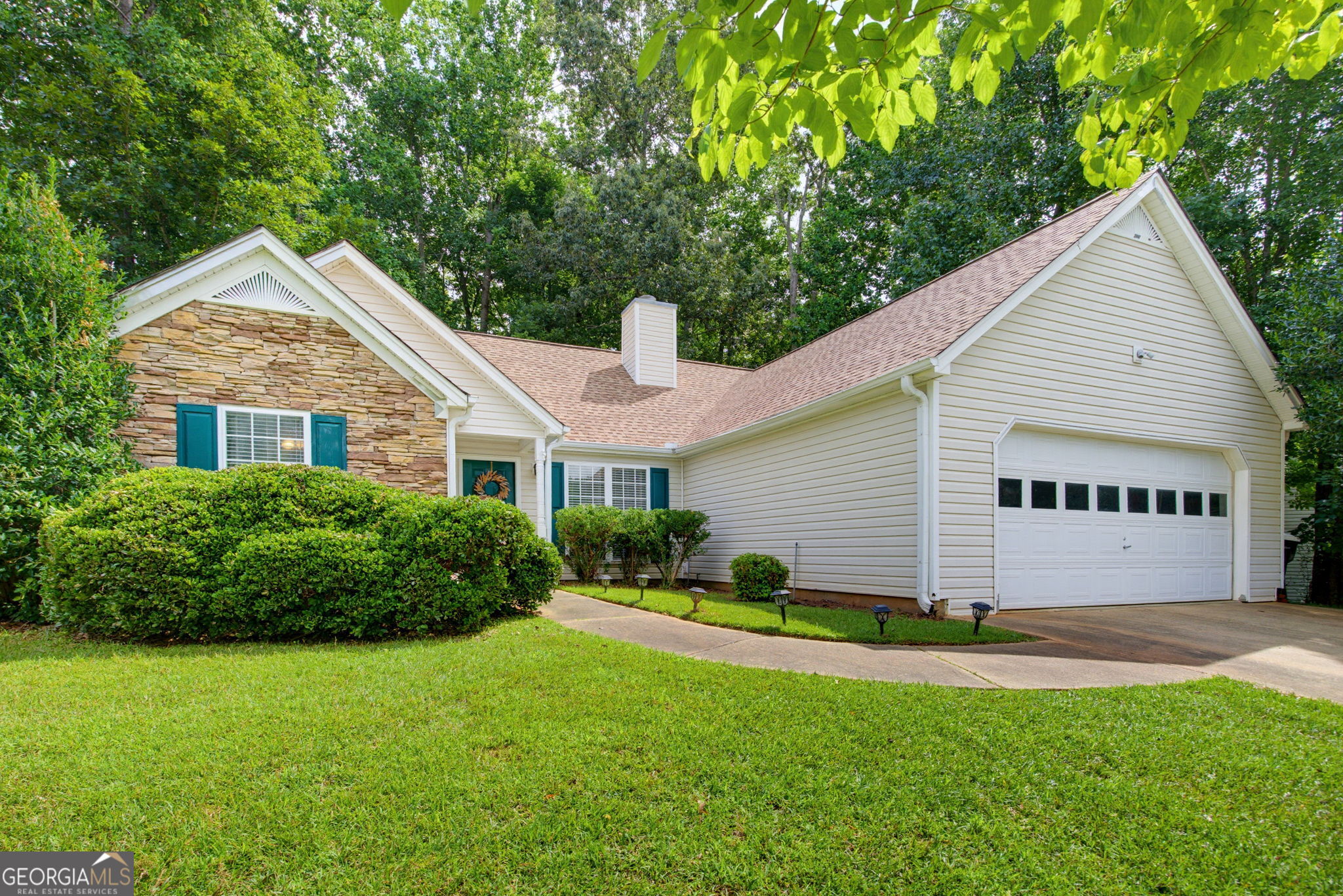 477 Oakview Drive Property Photo 1