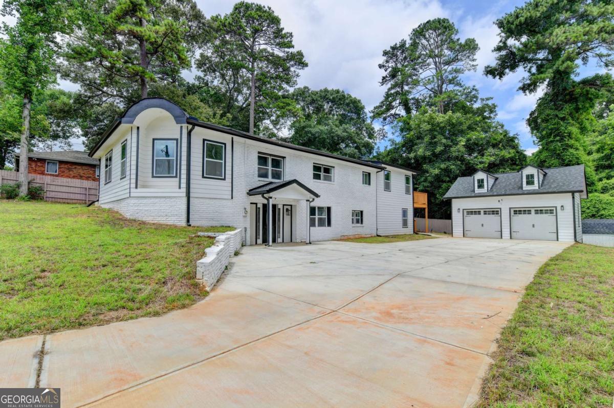 3178 North Druid Hills Road Property Photo 4