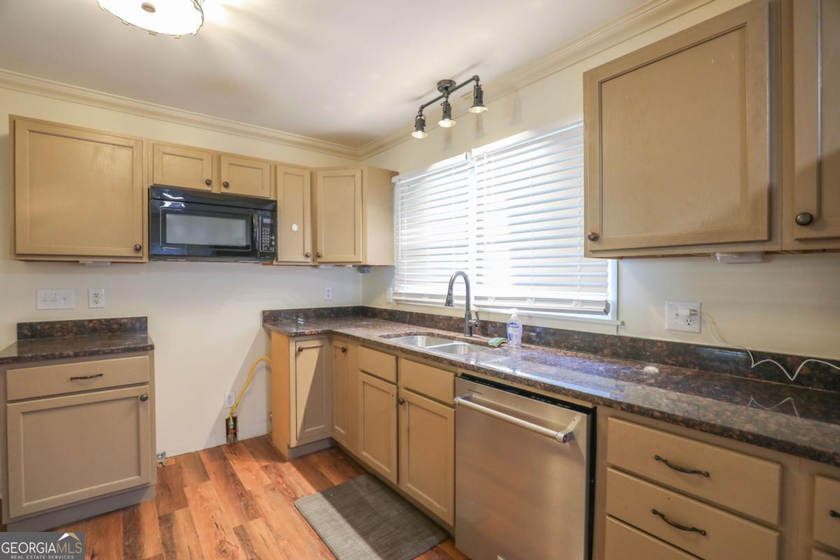 127 Fourth Street Sw Property Photo 3