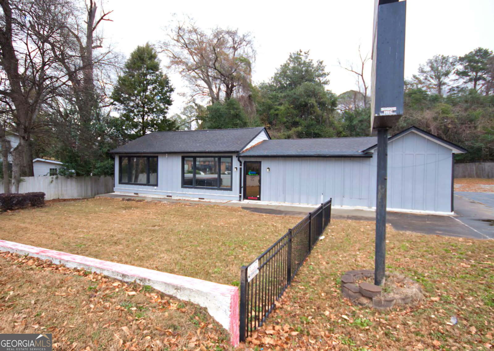 3554 Hilton Avenue Property Photo 2