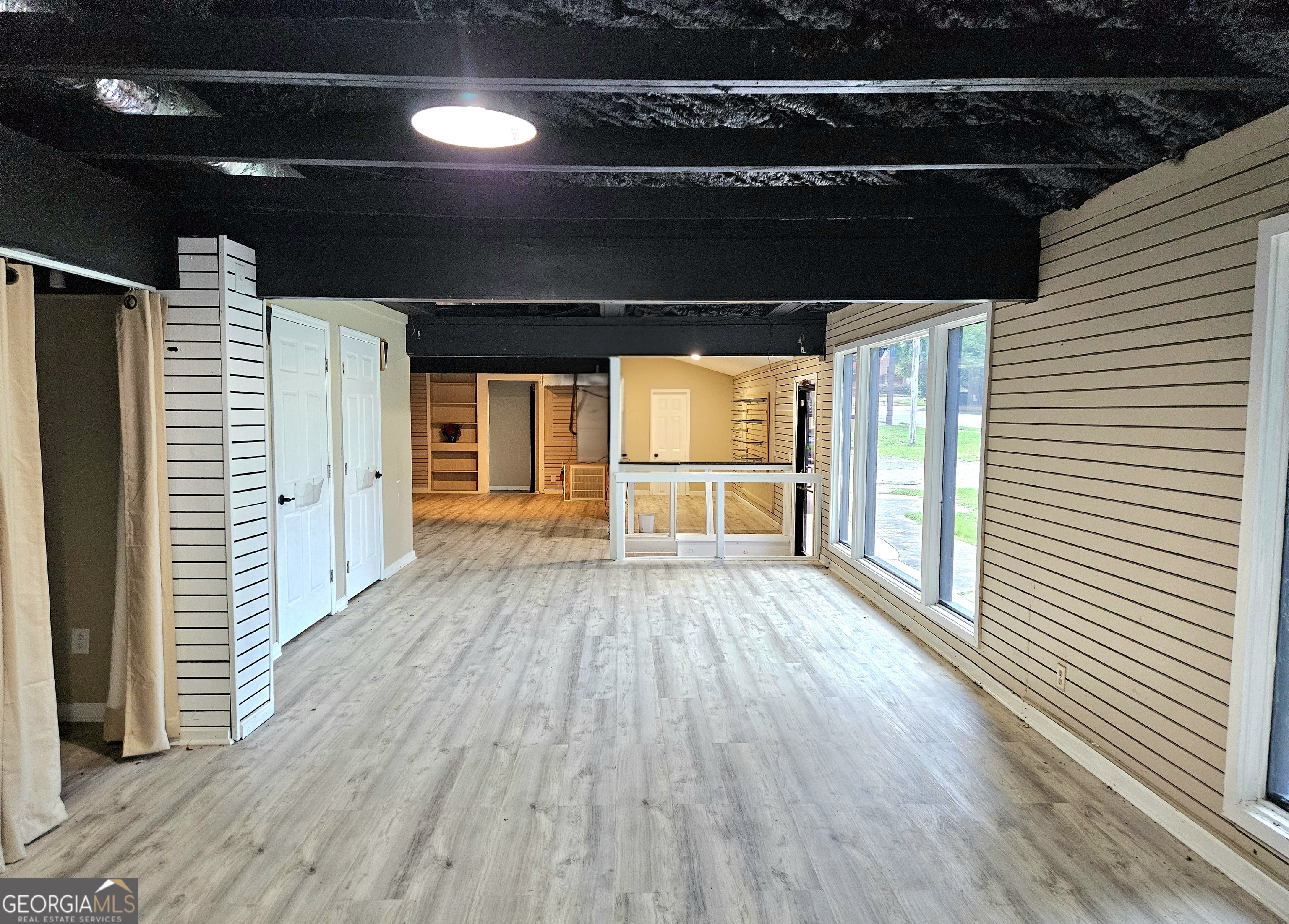 3554 Hilton Avenue Property Photo 11