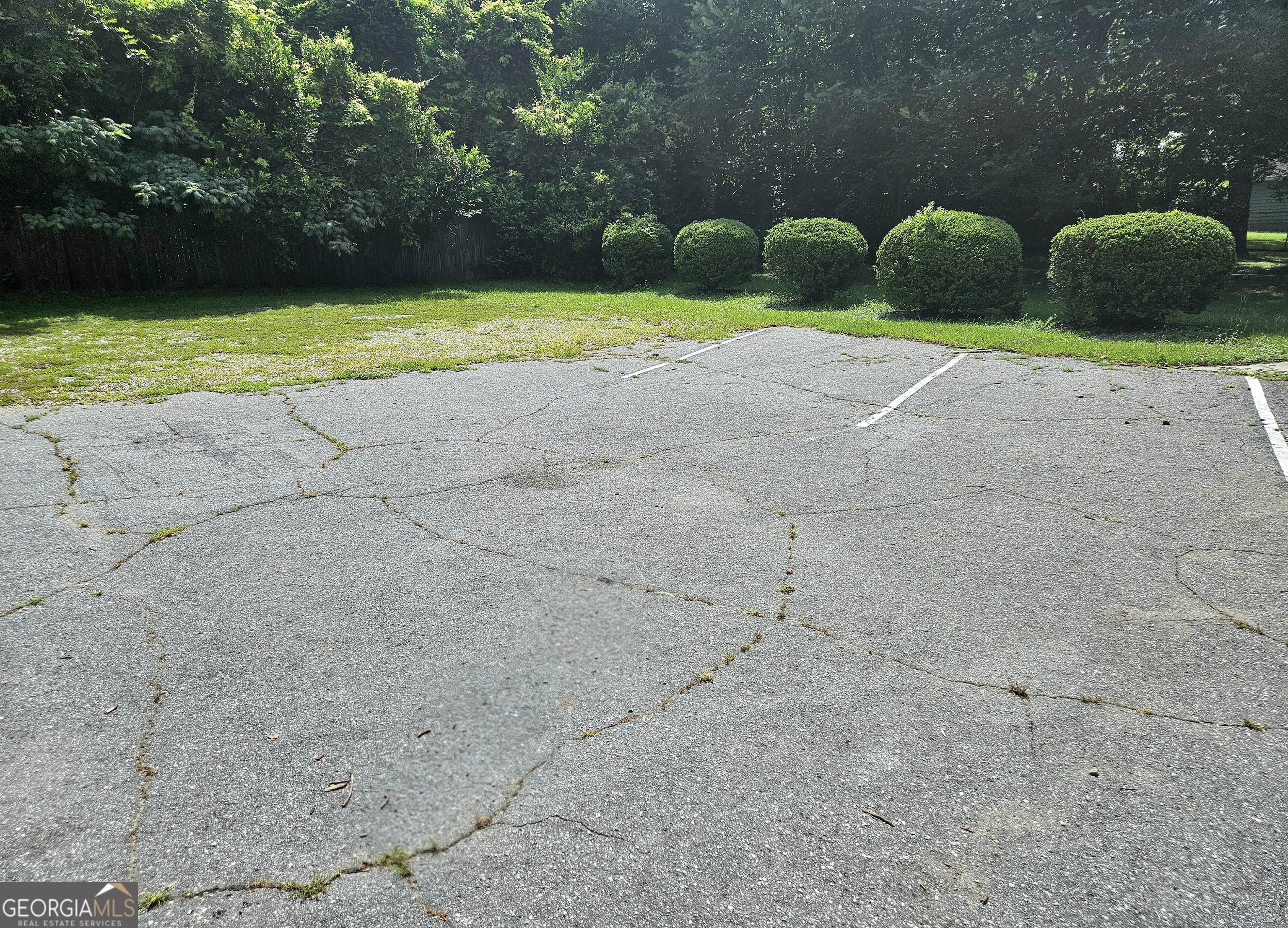 3554 Hilton Avenue Property Photo 17