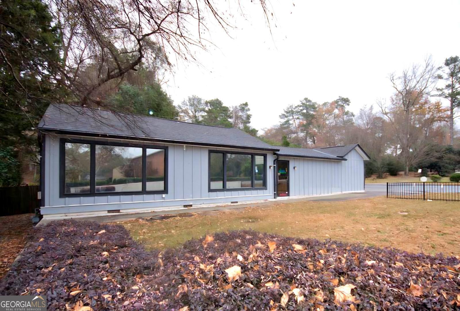 3554 Hilton Avenue Property Photo 23