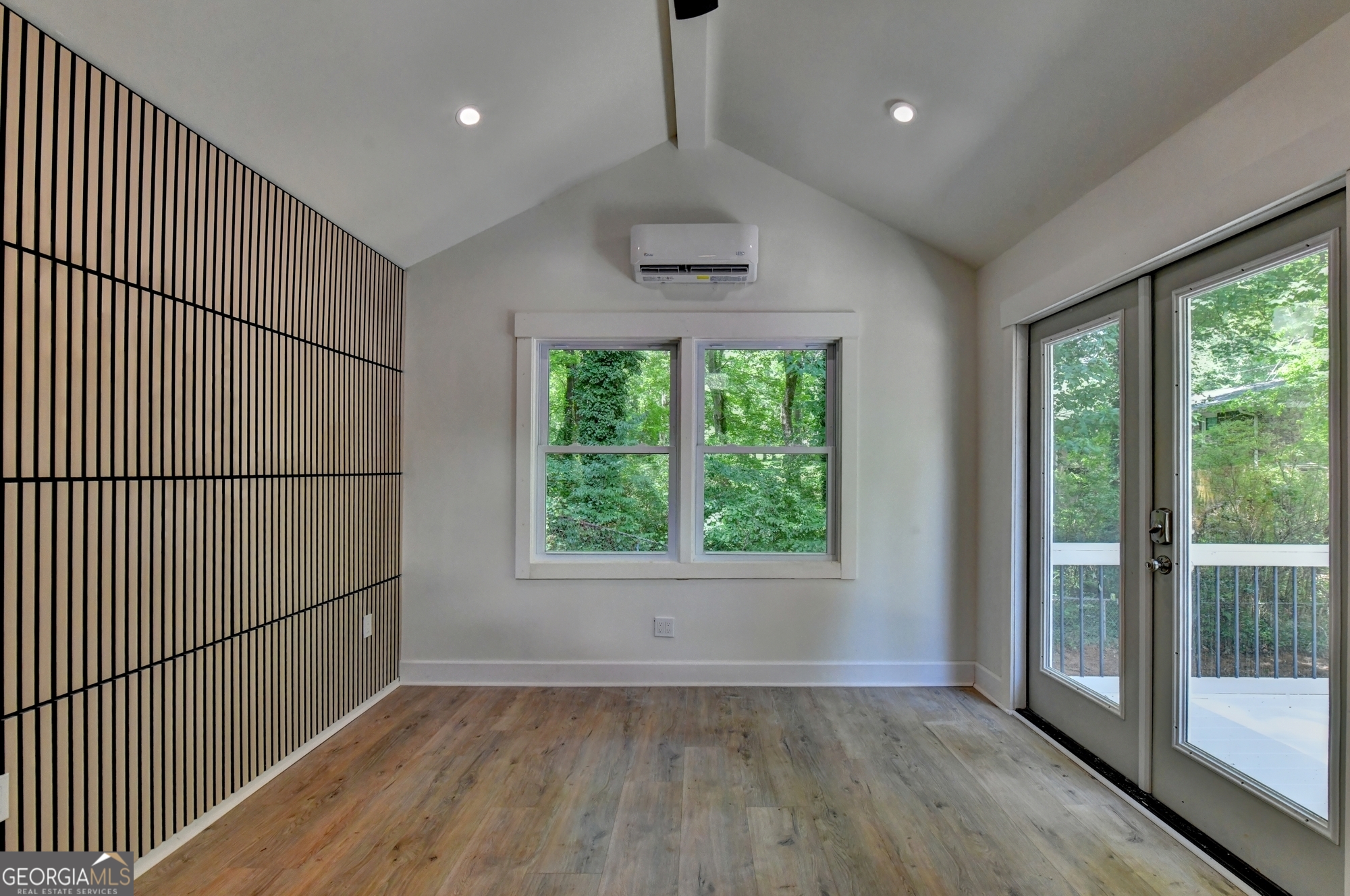 131 Denna Drive Property Photo 4