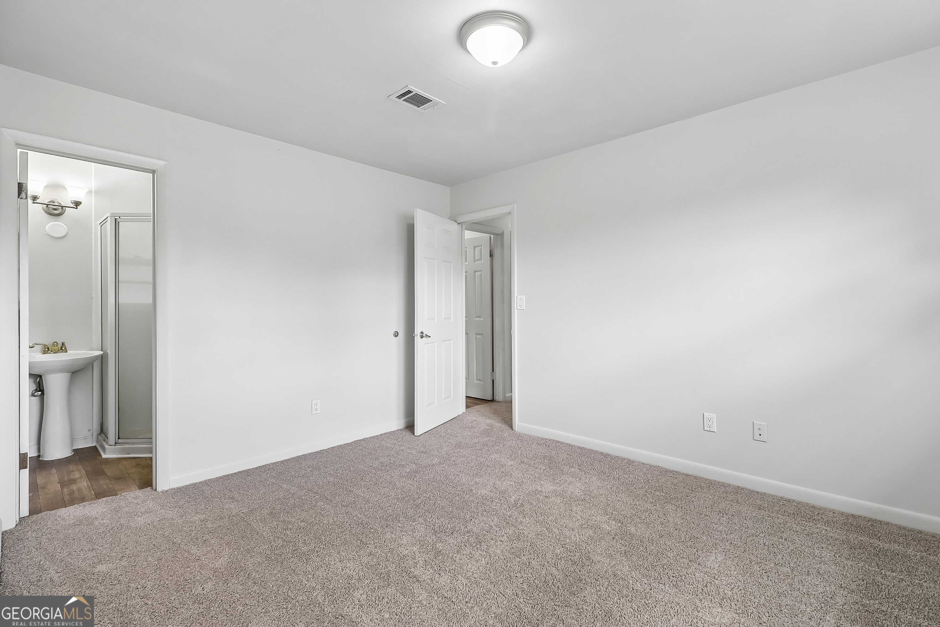 2724 Glenn Hills Drive Property Photo 5
