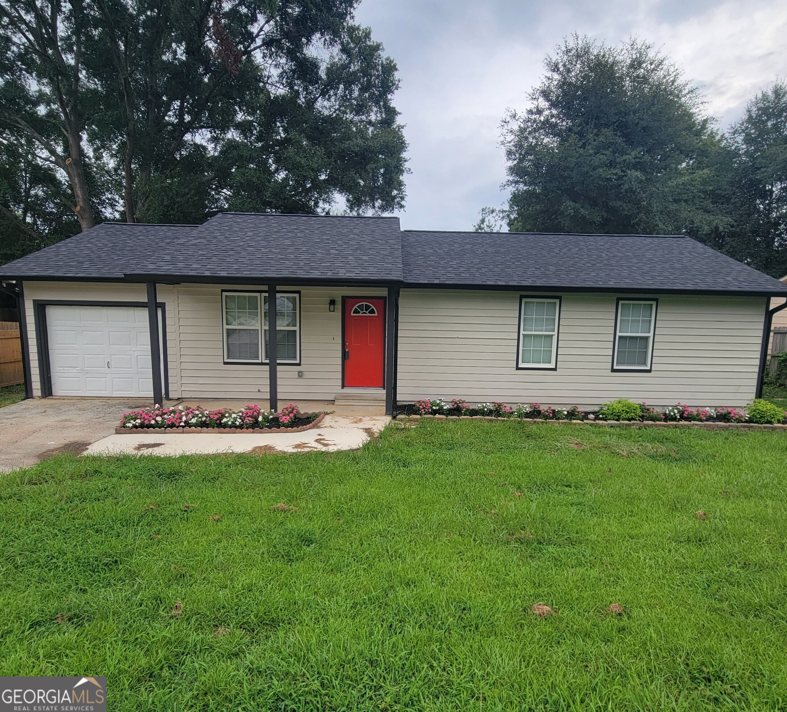 253 Deerfield Drive Property Photo 1