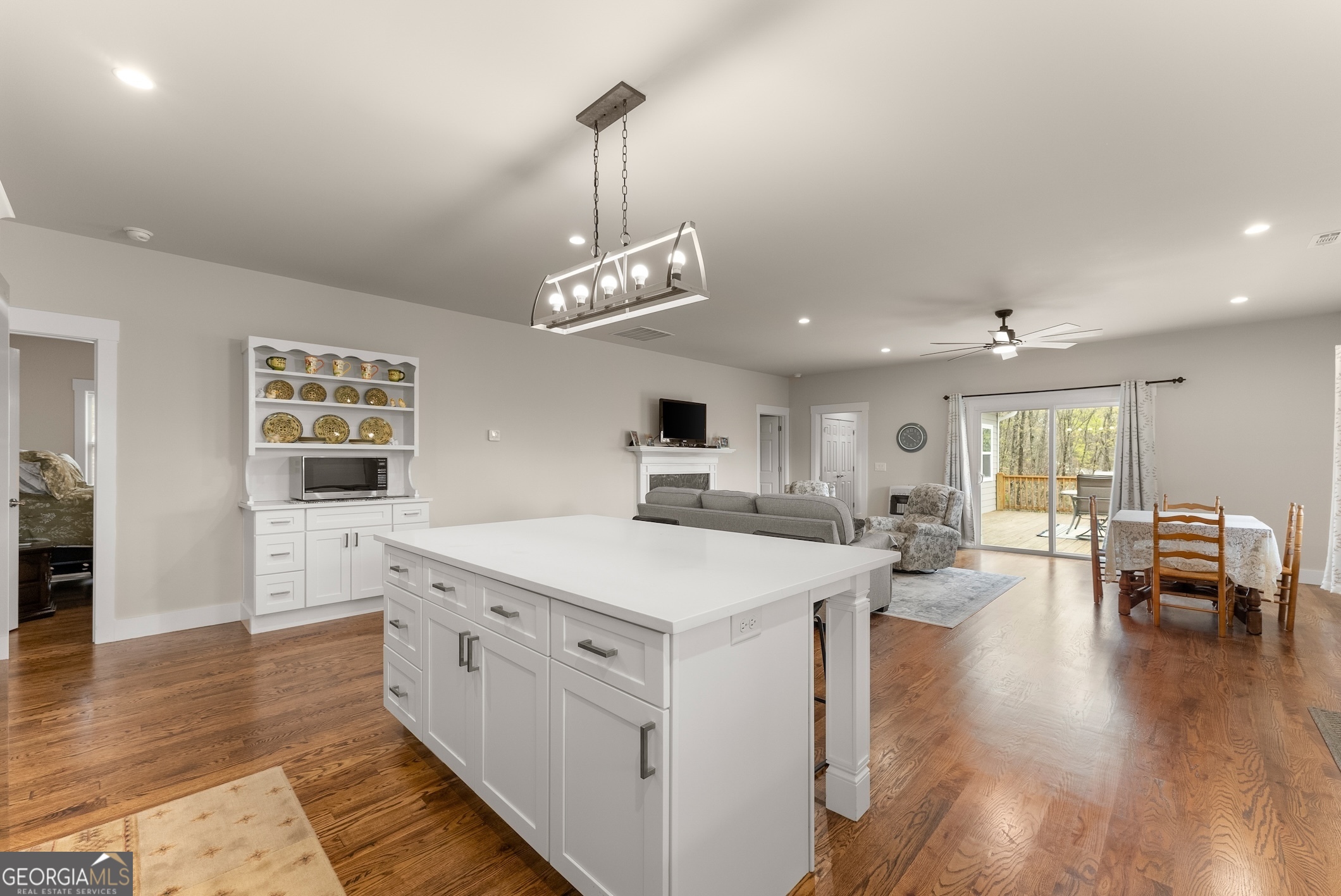 527 Abby Property Photo 11