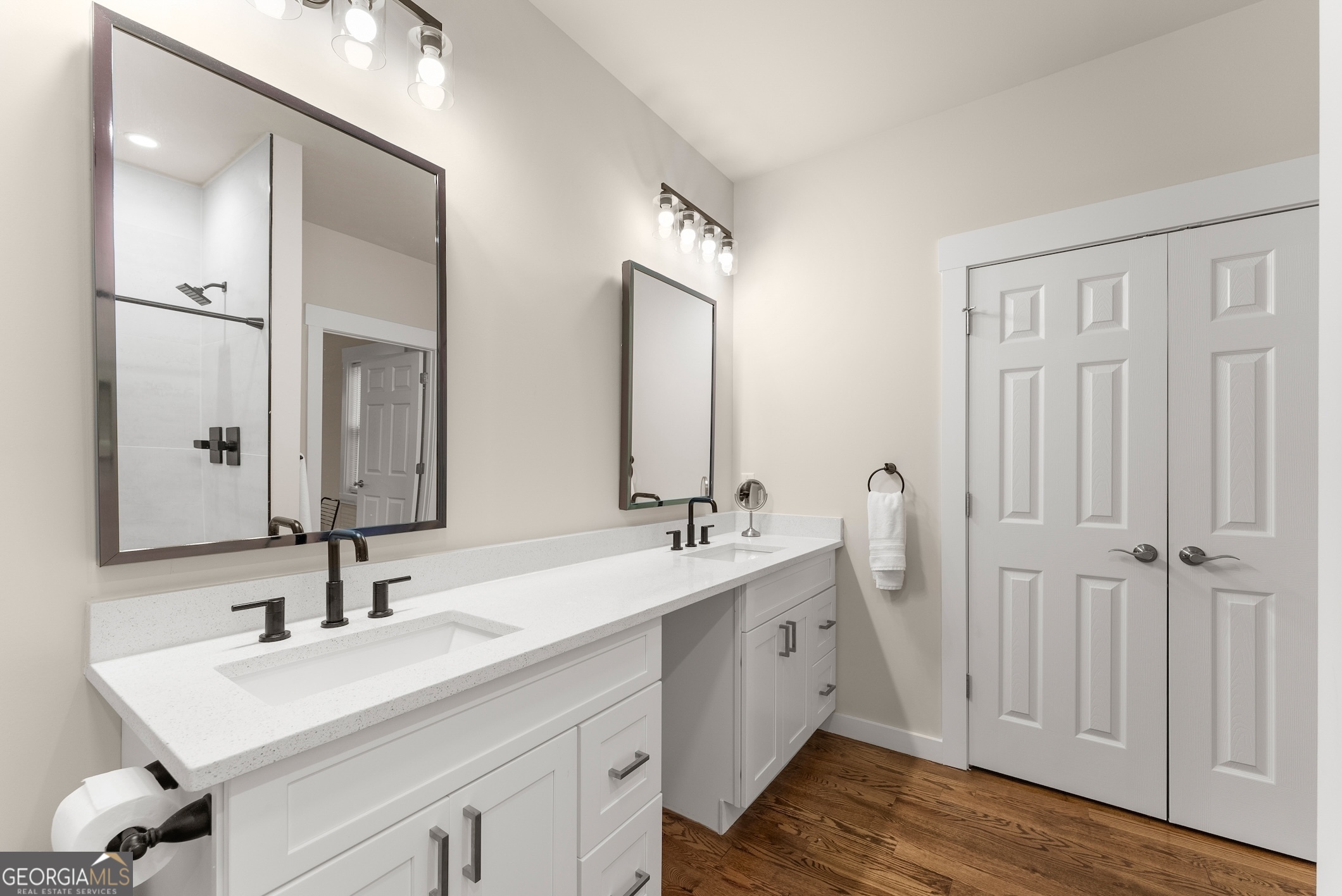 527 Abby Property Photo 32