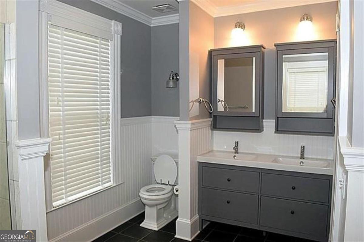 203 N Washington Avenue Property Photo 12