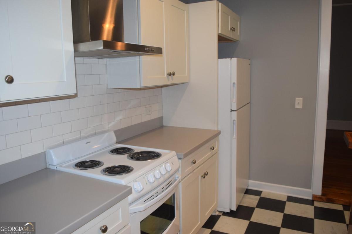 203 N Washington Avenue Property Photo 18