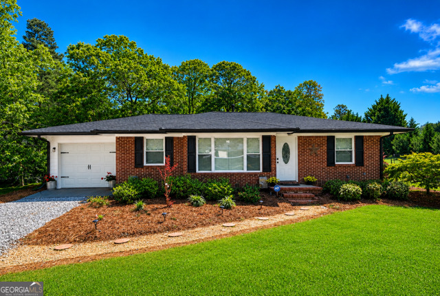 230 N Mcdonough Road Property Photo 1