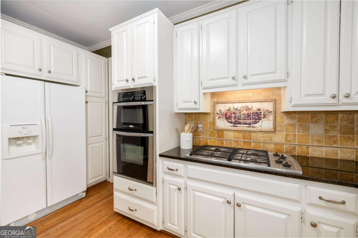 1918 De Winton Place Property Photo 14