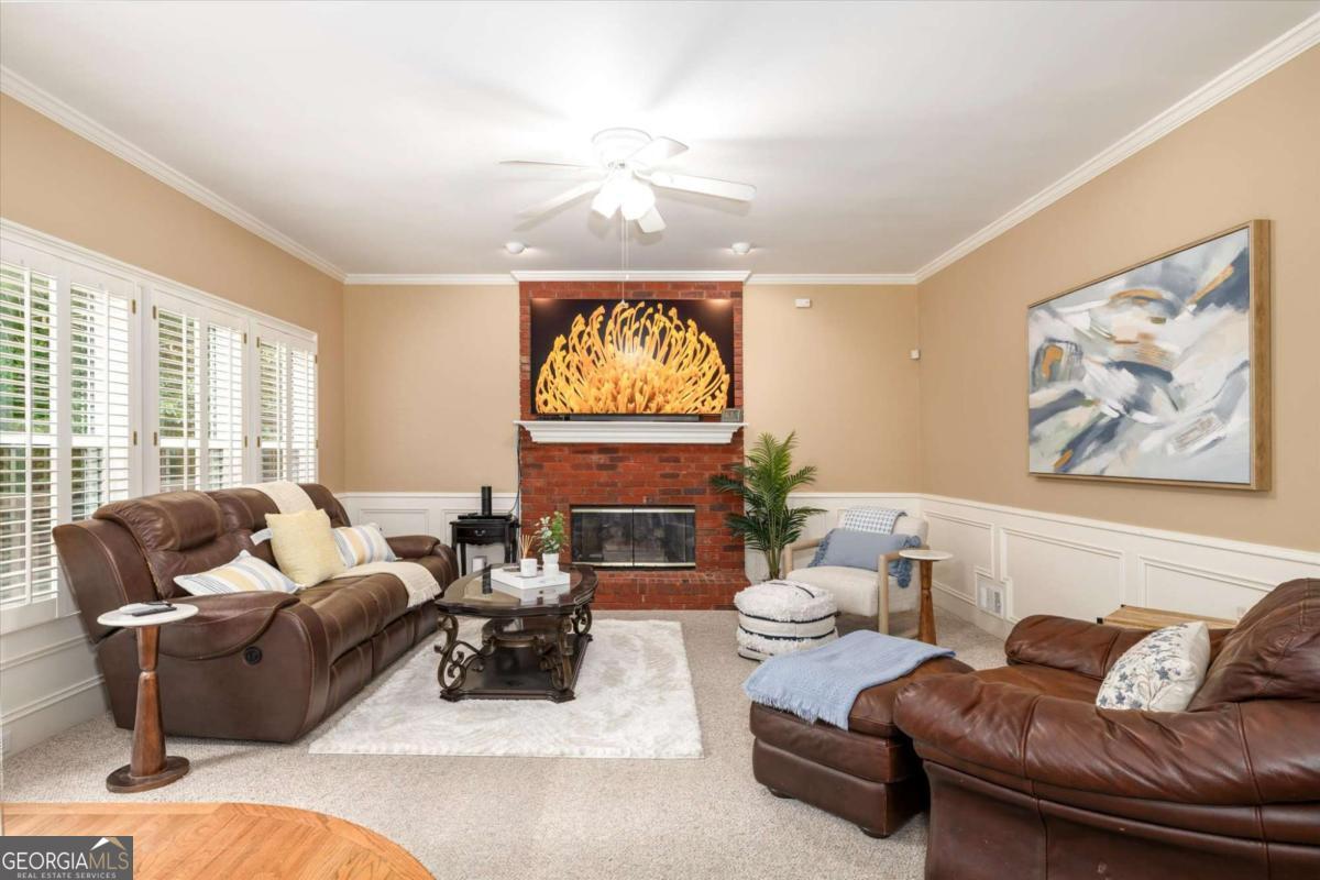 1918 De Winton Place Property Photo 19