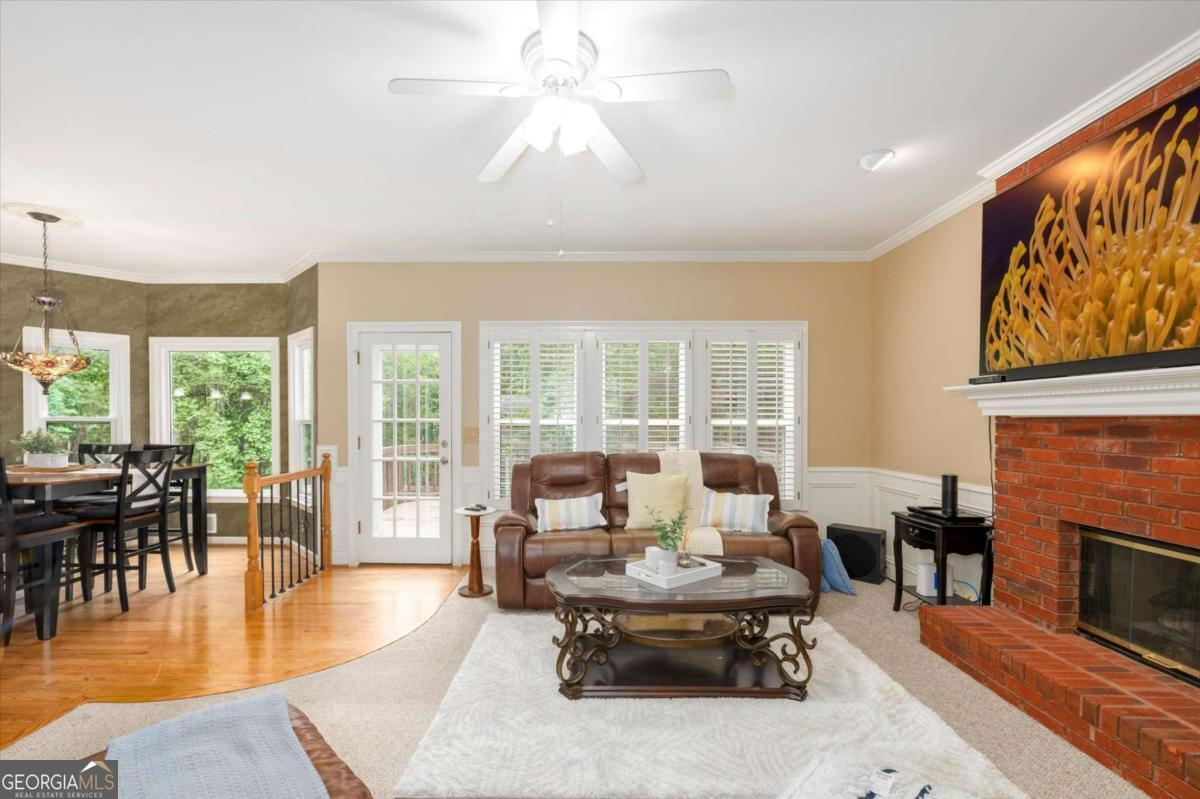 1918 De Winton Place Property Photo 20