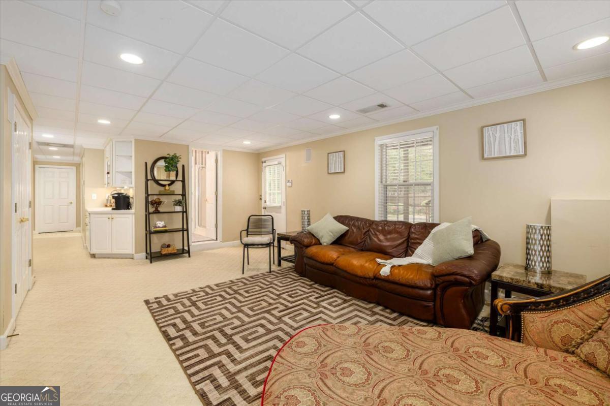 1918 De Winton Place Property Photo 28