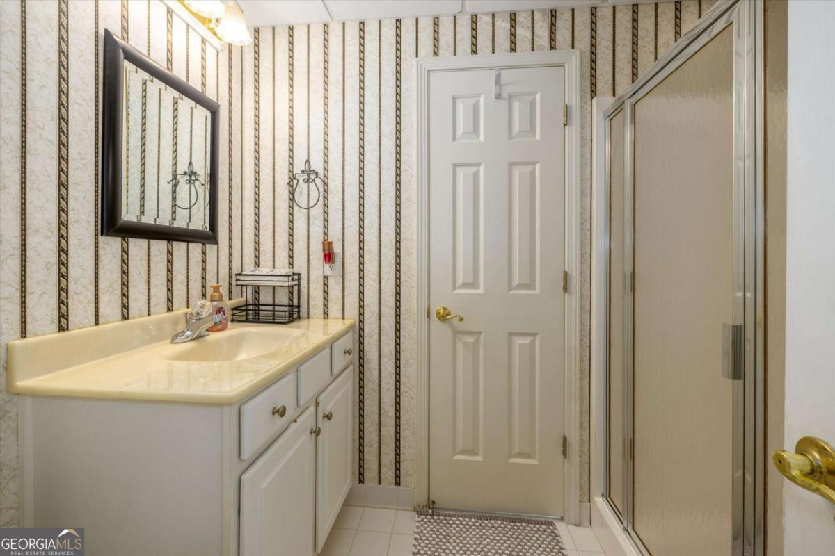 1918 De Winton Place Property Photo 29