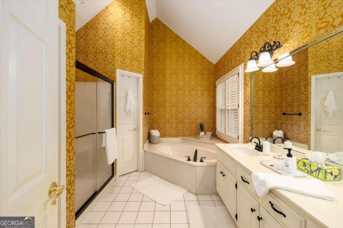 1918 De Winton Place Property Photo 40