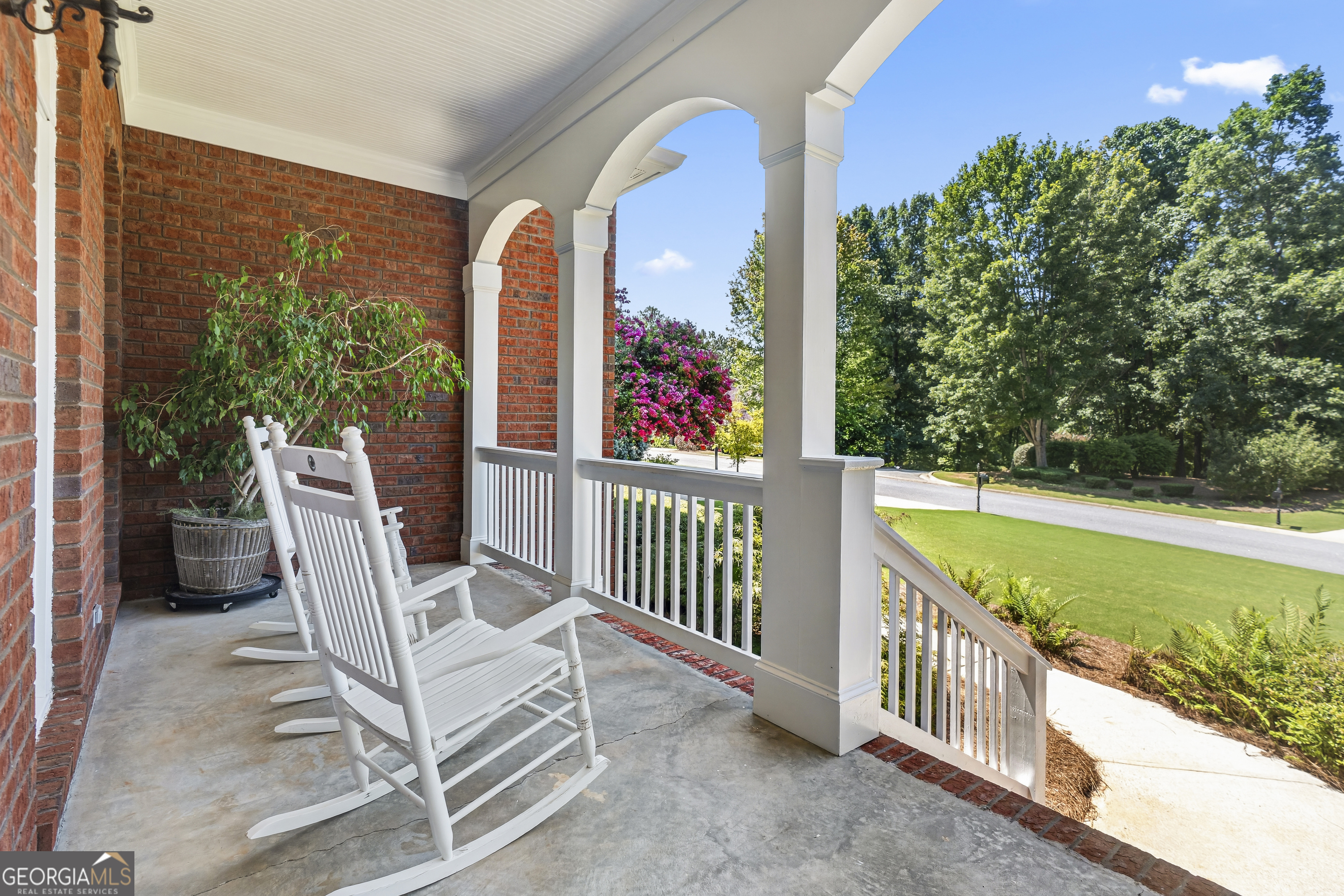 1041 Spring Lake Drive Property Photo 4