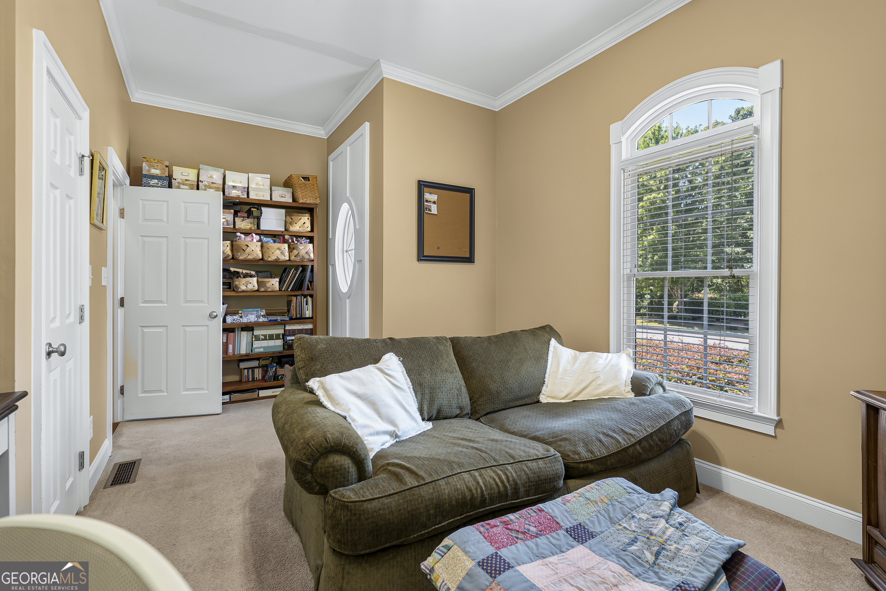 1041 Spring Lake Drive Property Photo 10