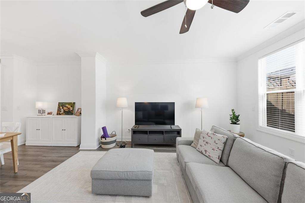 3193 Bartee Walk Property Photo 6