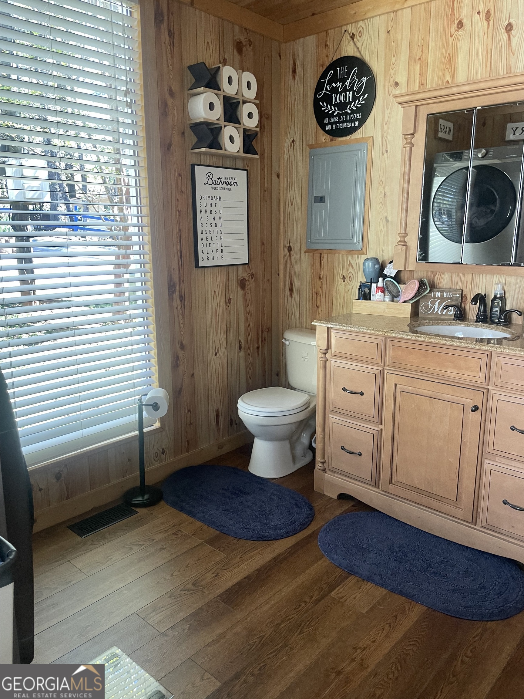 8 Cindy Parkway Property Photo 25