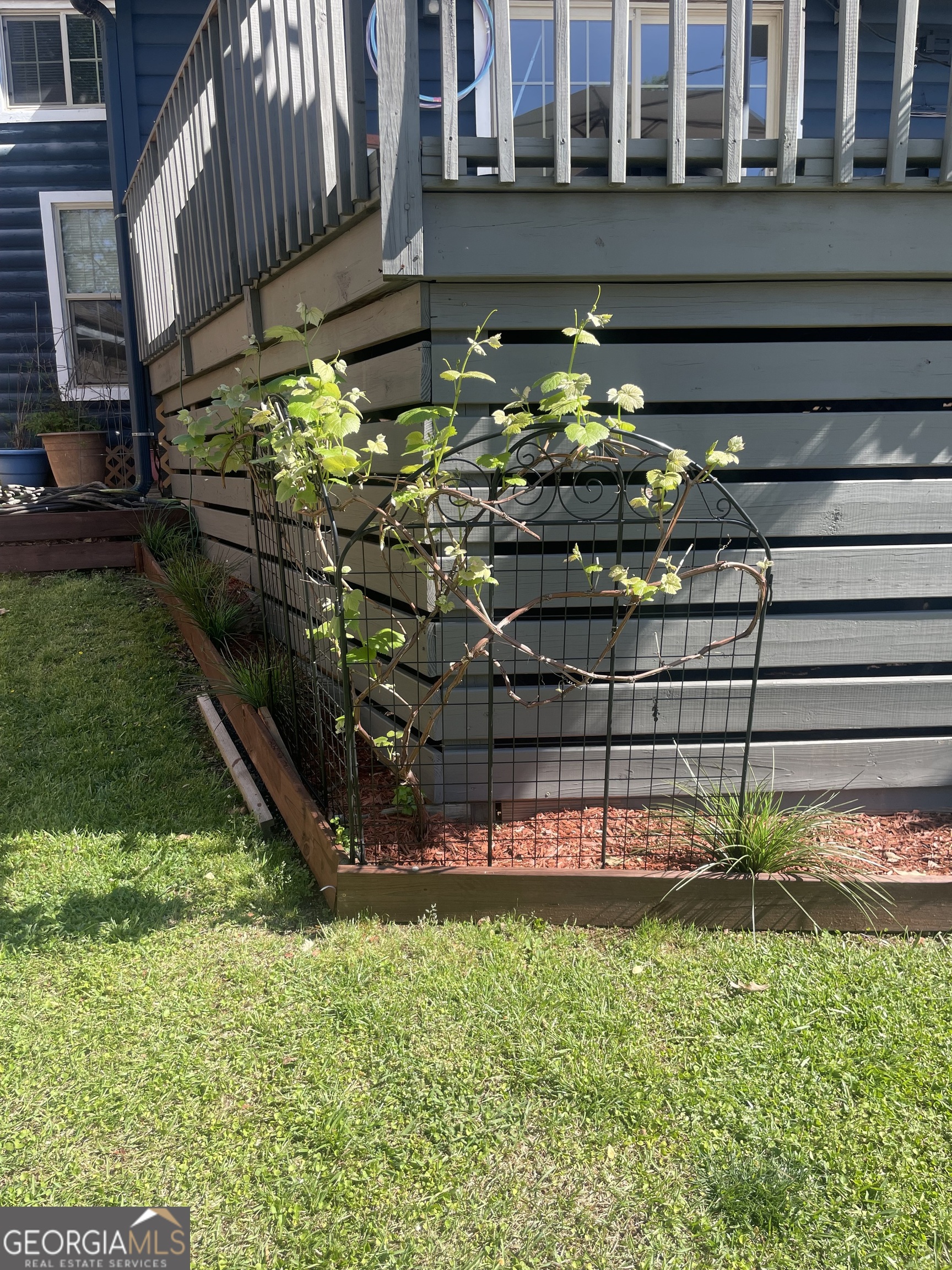 8 Cindy Parkway Property Photo 33