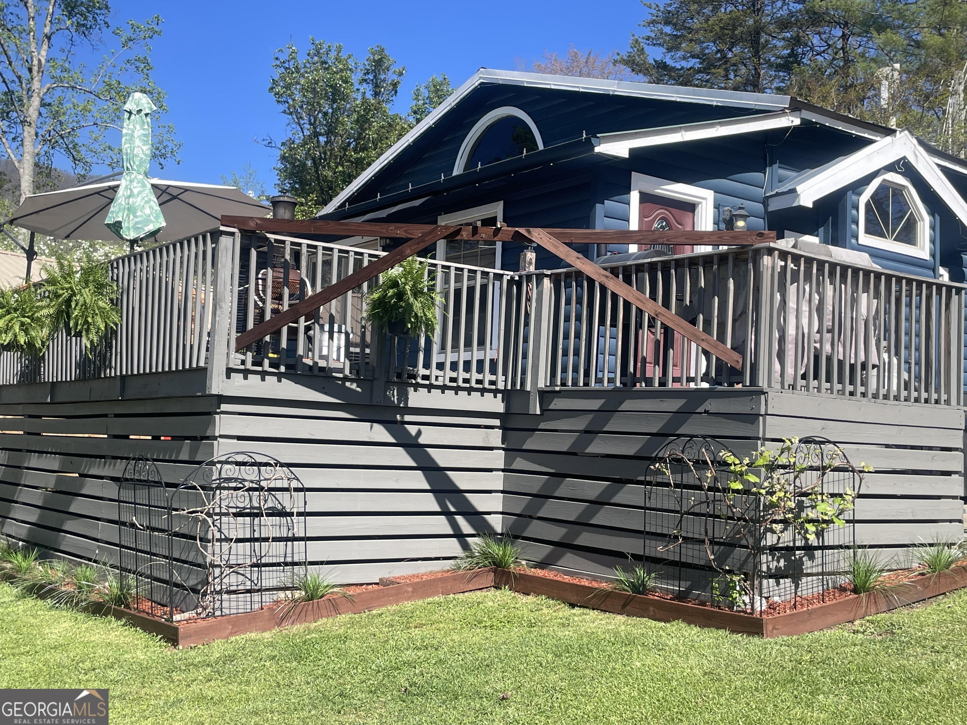 8 Cindy Parkway Property Photo 38