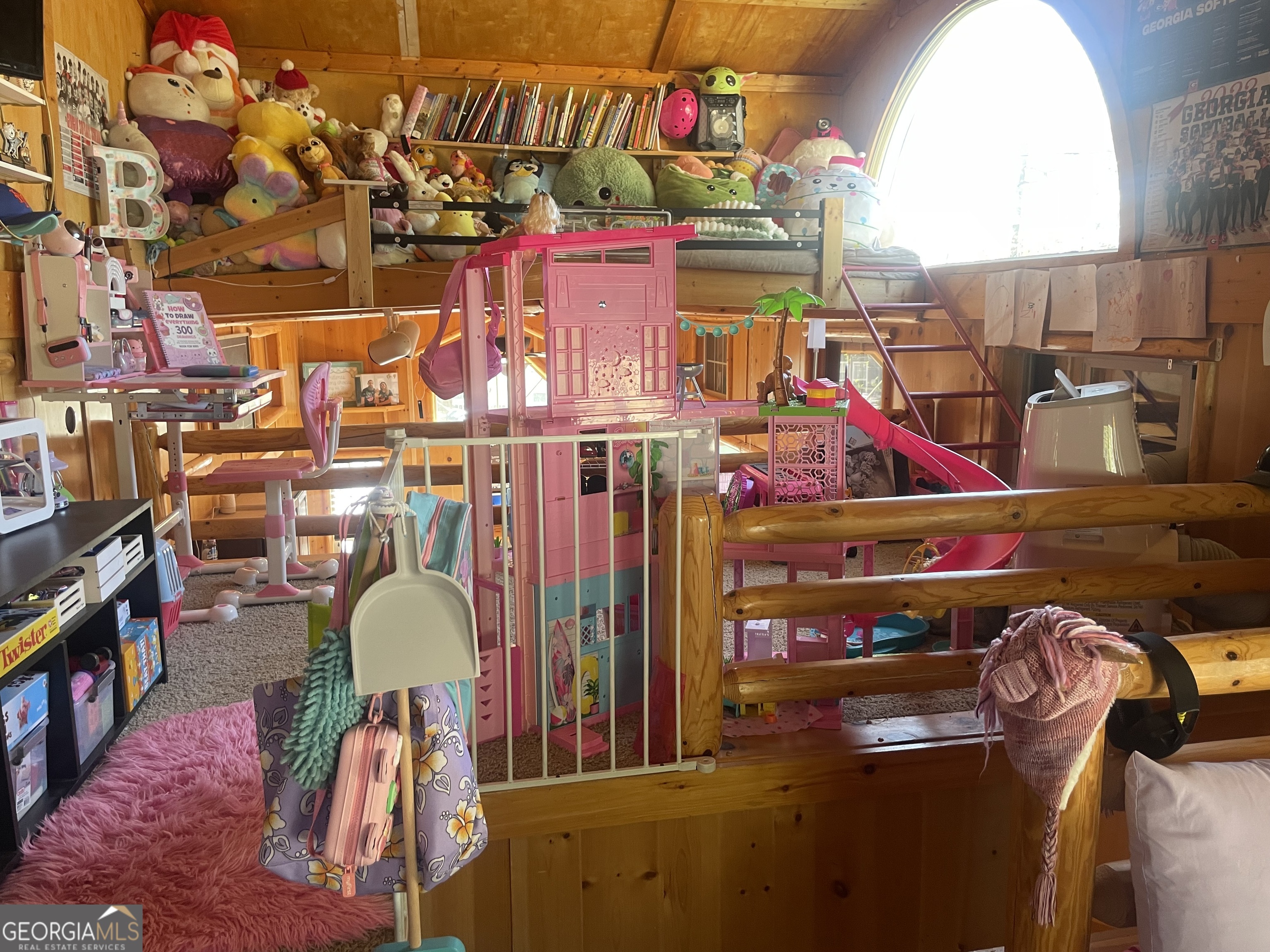 8 Cindy Parkway Property Photo 43