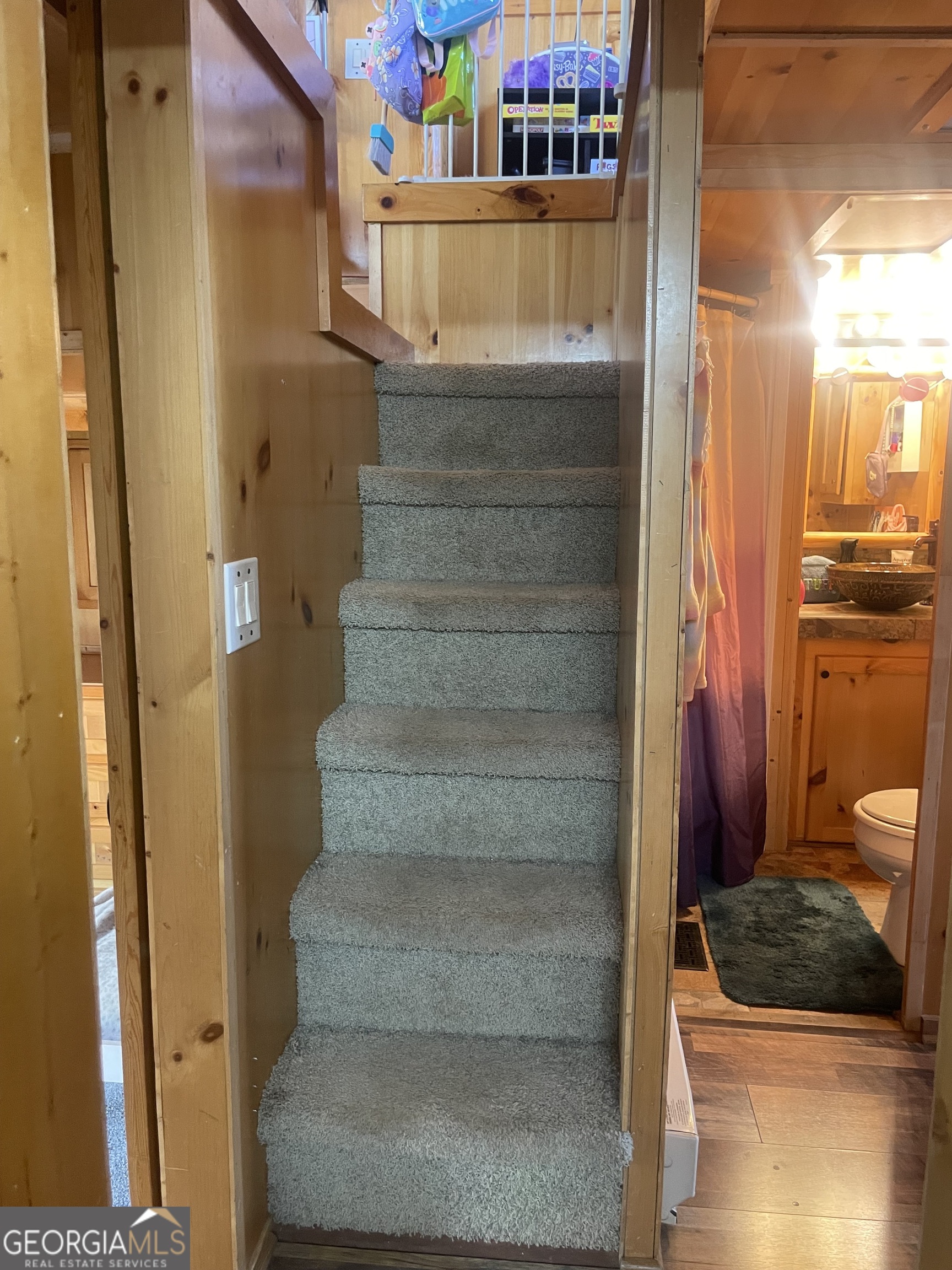 8 Cindy Parkway Property Photo 49