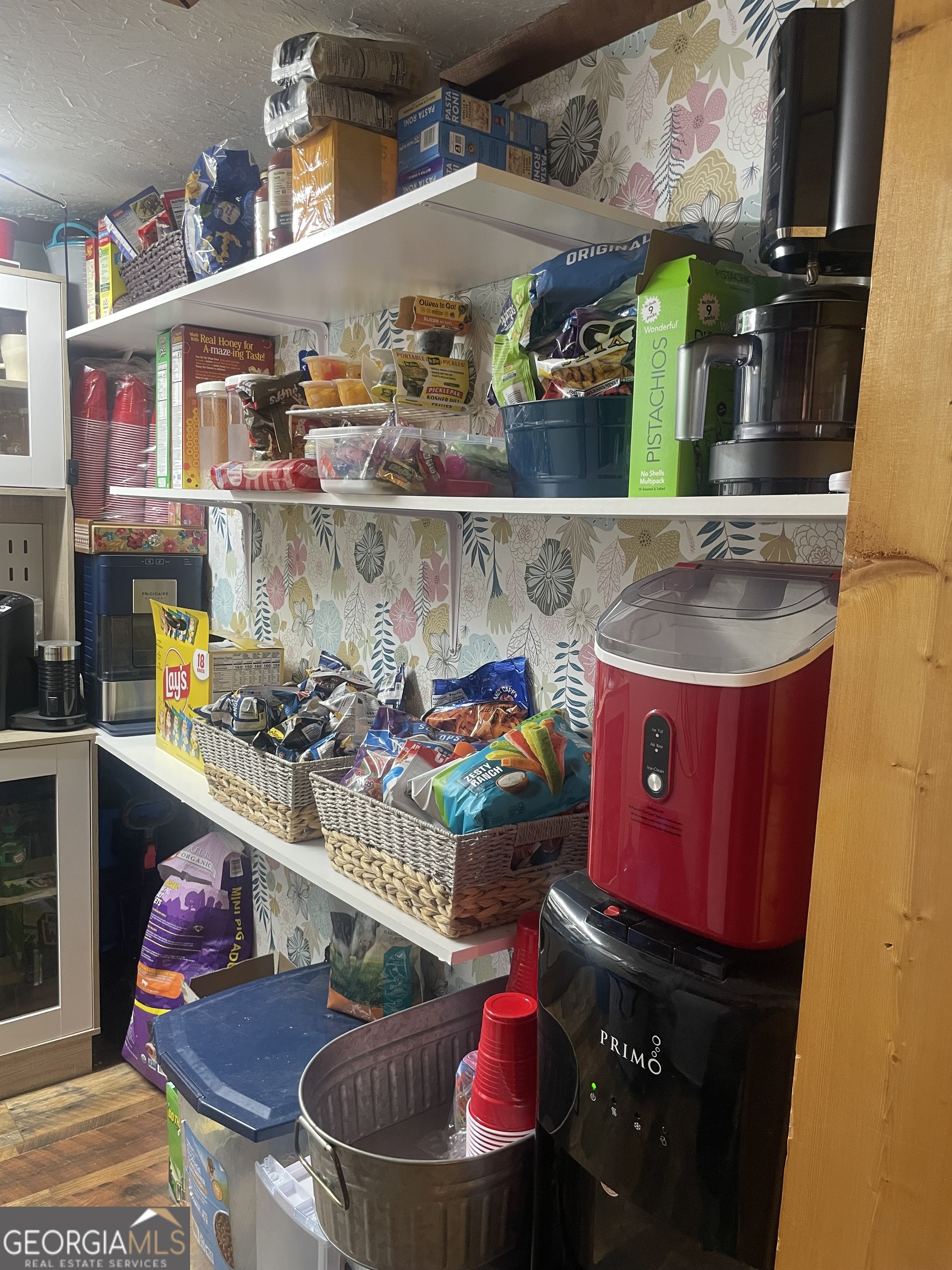 8 Cindy Parkway Property Photo 52