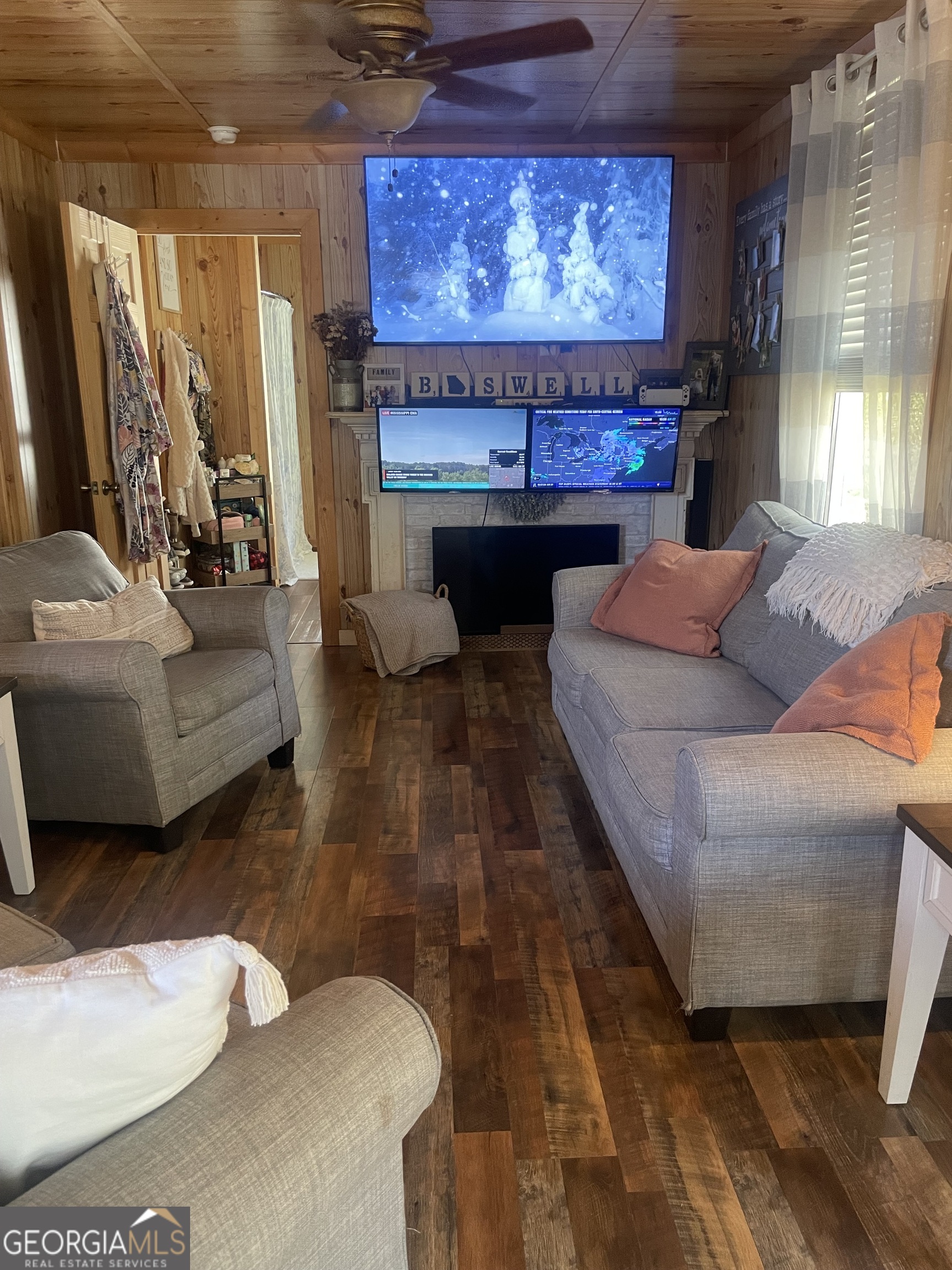 8 Cindy Parkway Property Photo 63