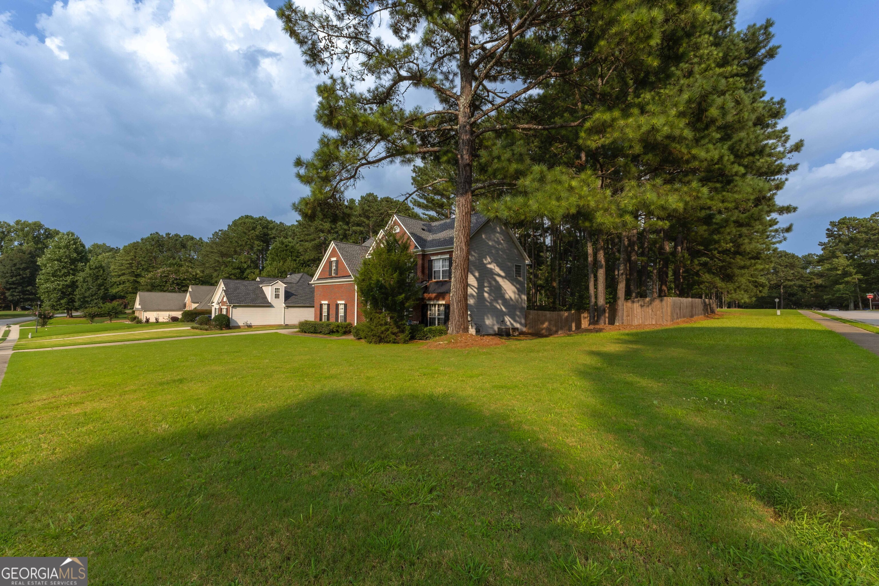 300 Pilgrim Way Property Photo 3