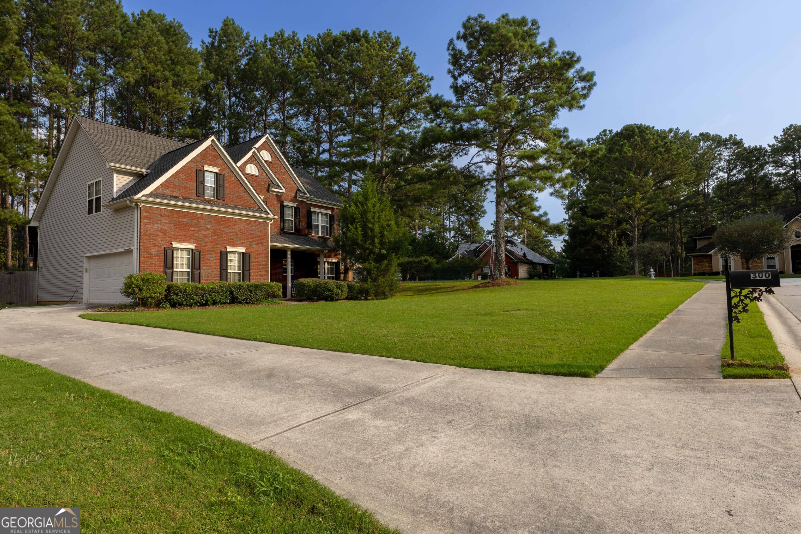 300 Pilgrim Way Property Photo 4