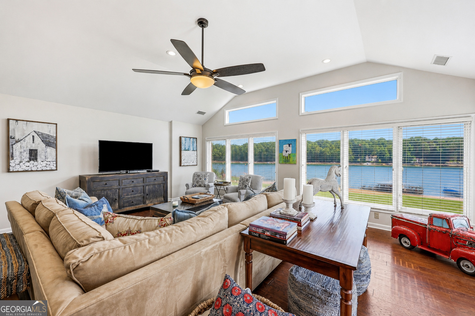3623 N River Road Property Photo 13