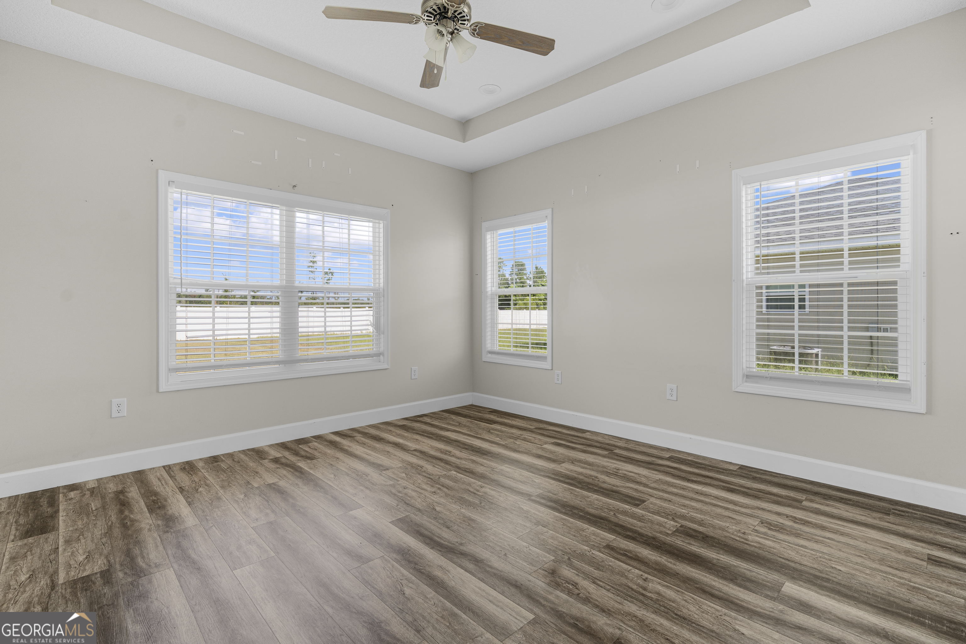 686 Lakeside Circle Property Photo 19