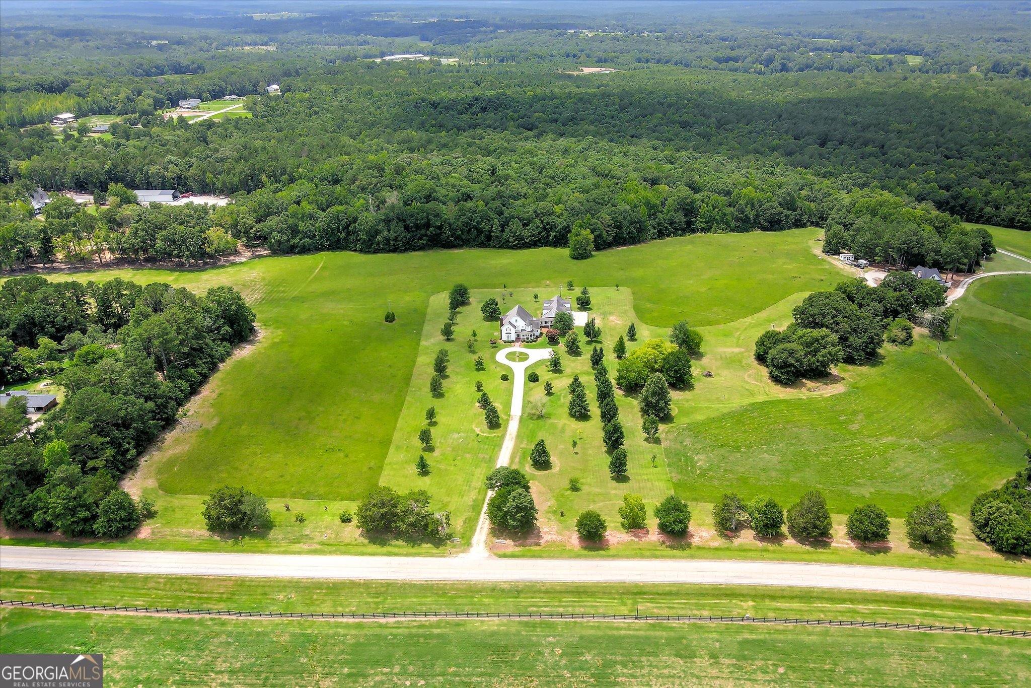 1229 Elberton Highway Property Photo 8