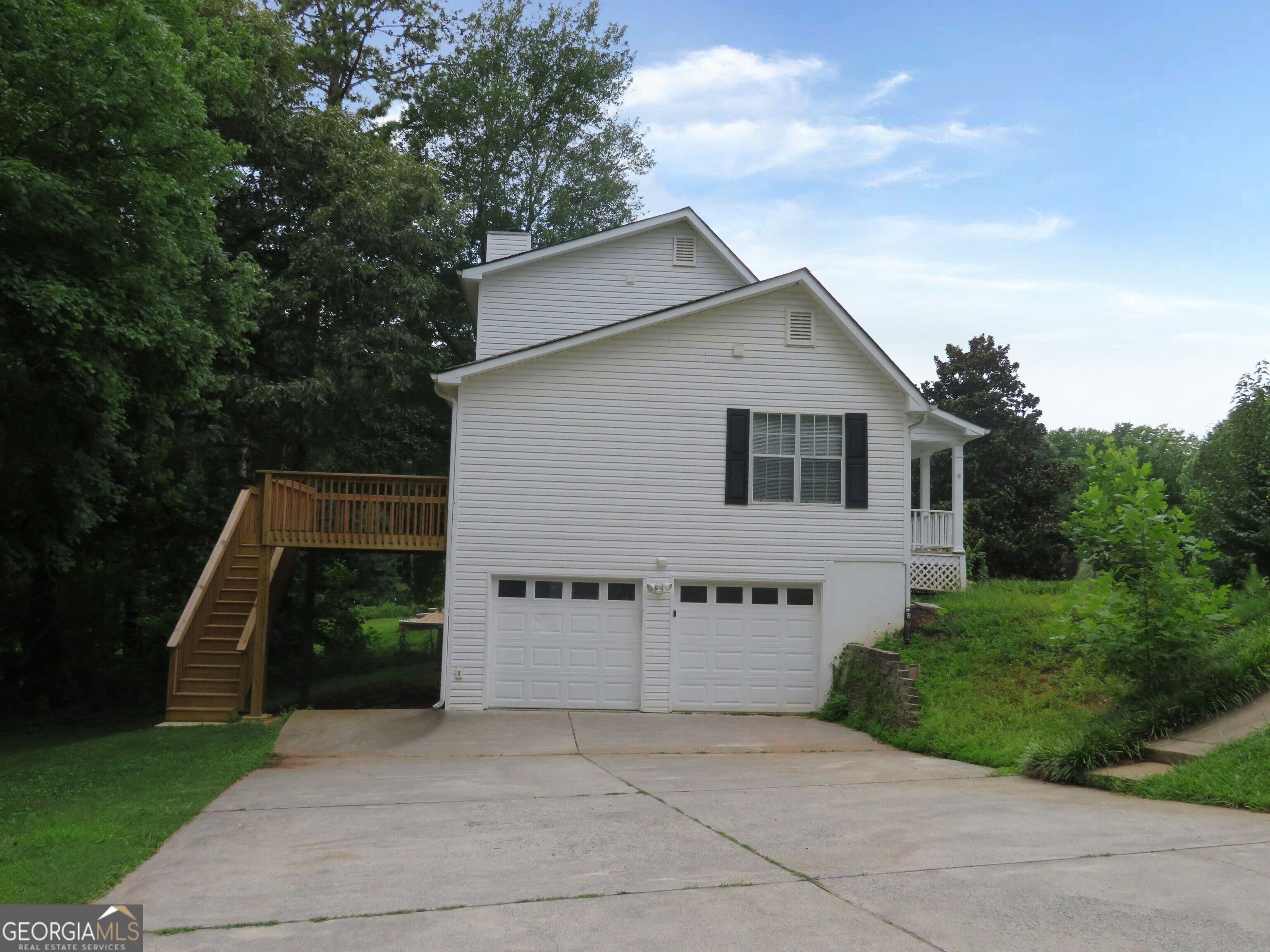 1001 Winston Way Nw Property Photo 3