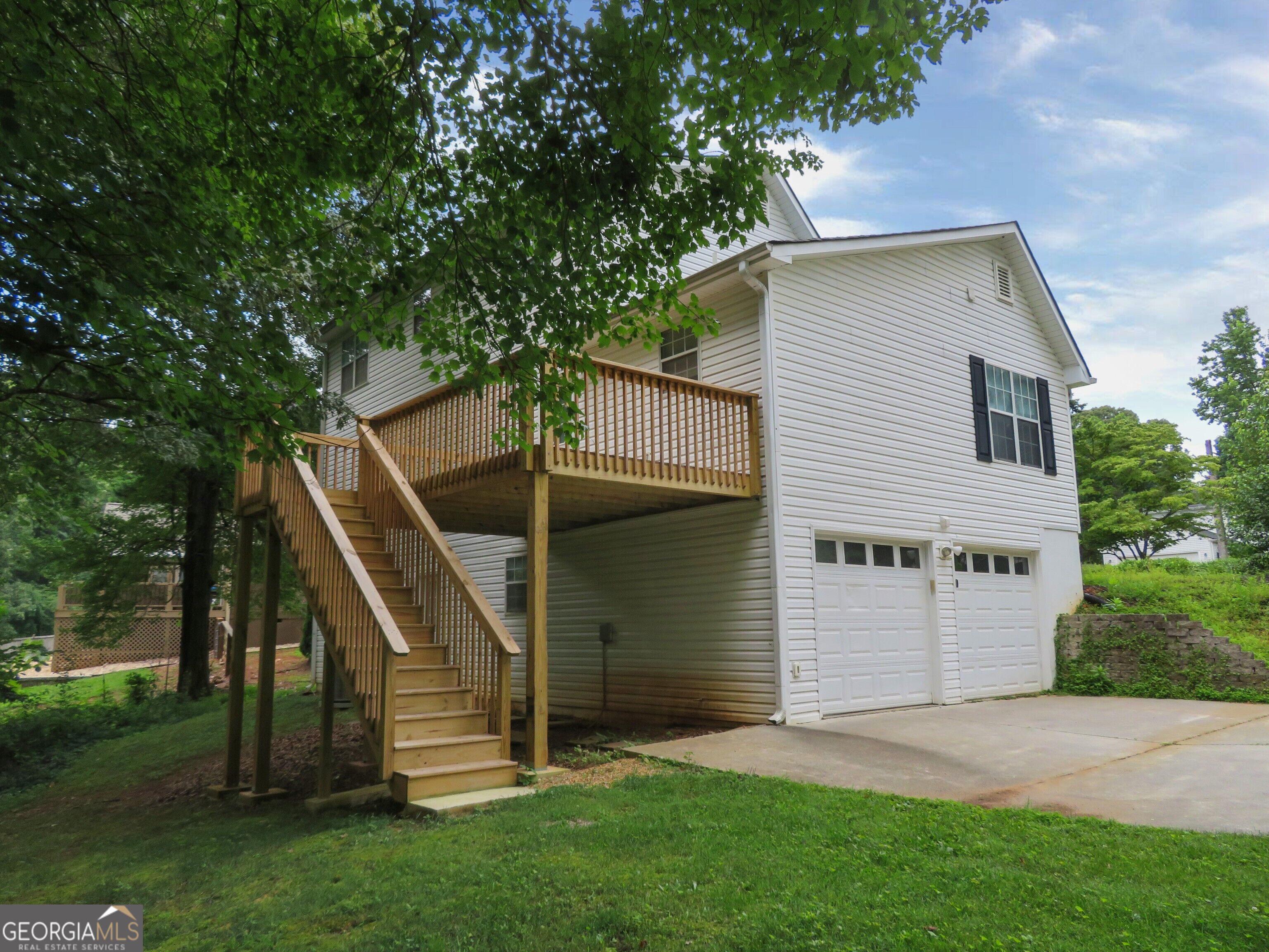 1001 Winston Way Nw Property Photo 4
