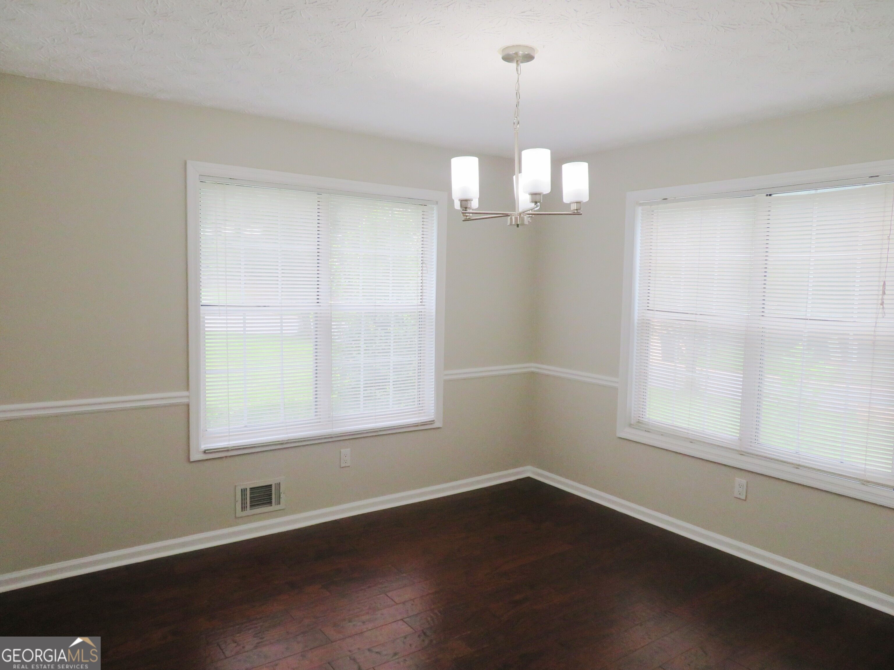1001 Winston Way Nw Property Photo 8