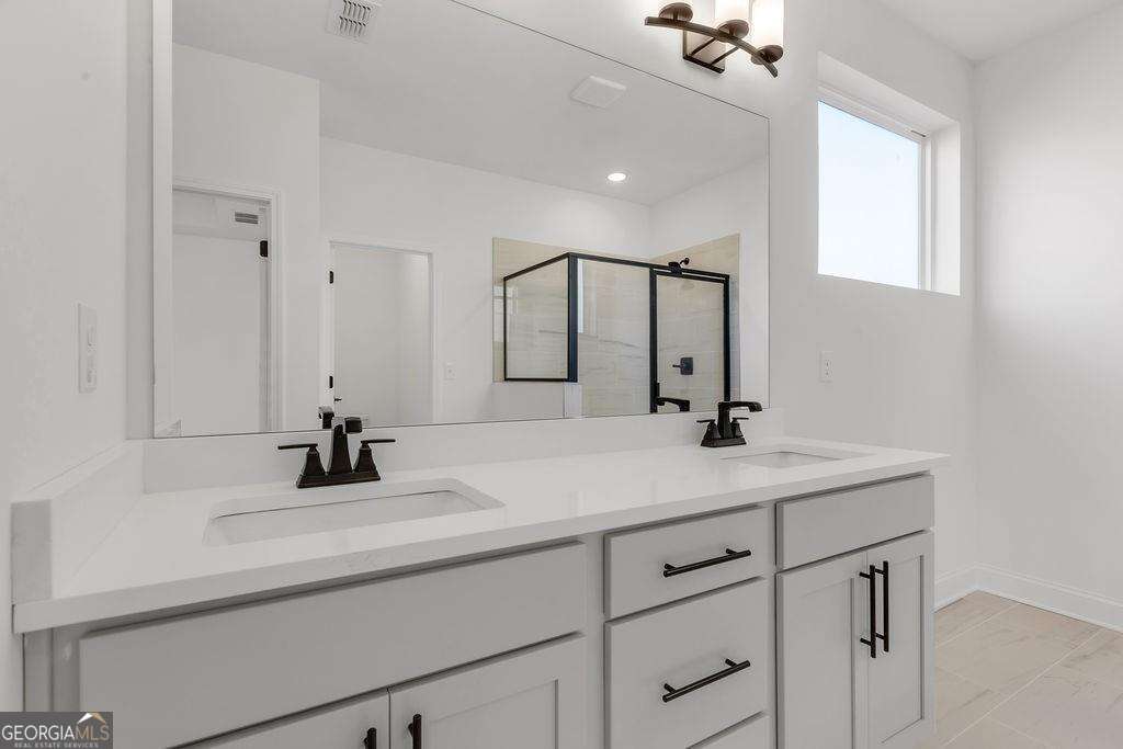 121 Willow Bend Road Property Photo 15